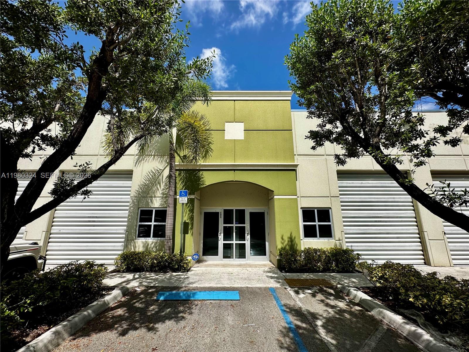 Подробнее 194 / кв.футов $ 2026-03-10 0 Фото