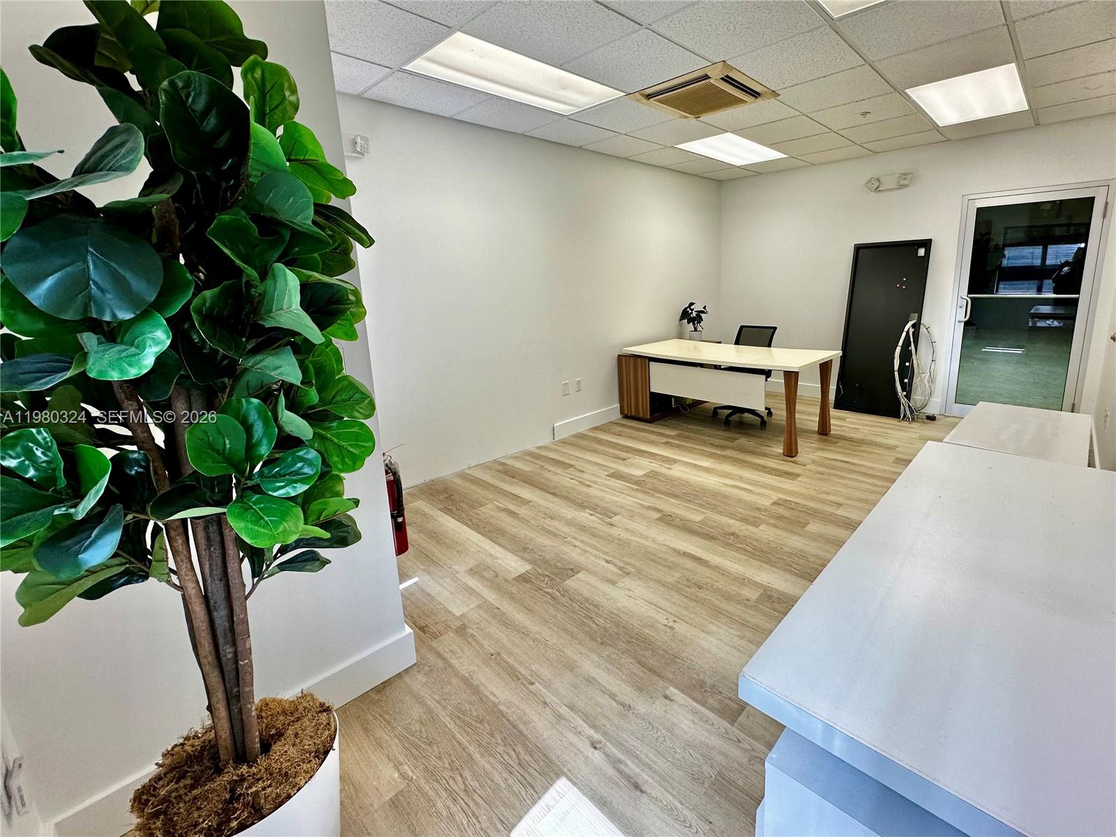 Подробнее 194 / кв.футов $ 2026-03-10 0 Фото