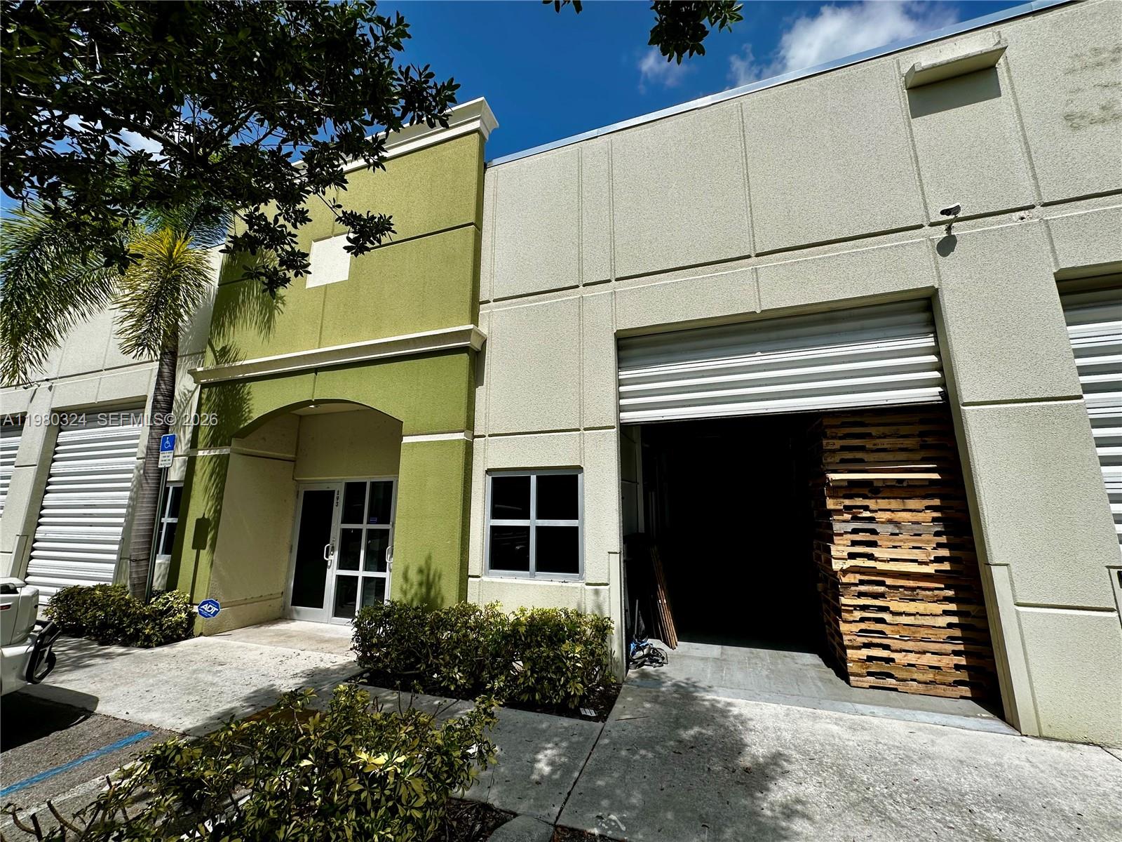 Подробнее 194 / кв.футов $ 2026-03-10 0 Фото