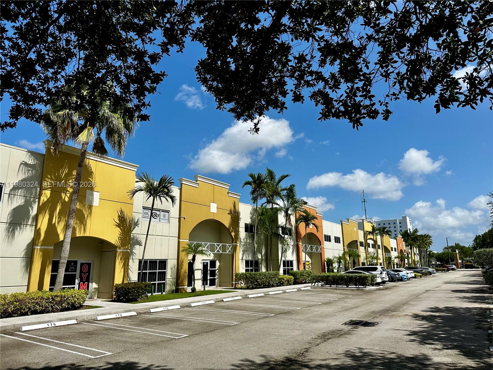 Подробнее 194 / кв.футов $ 2026-03-10 0 Фото