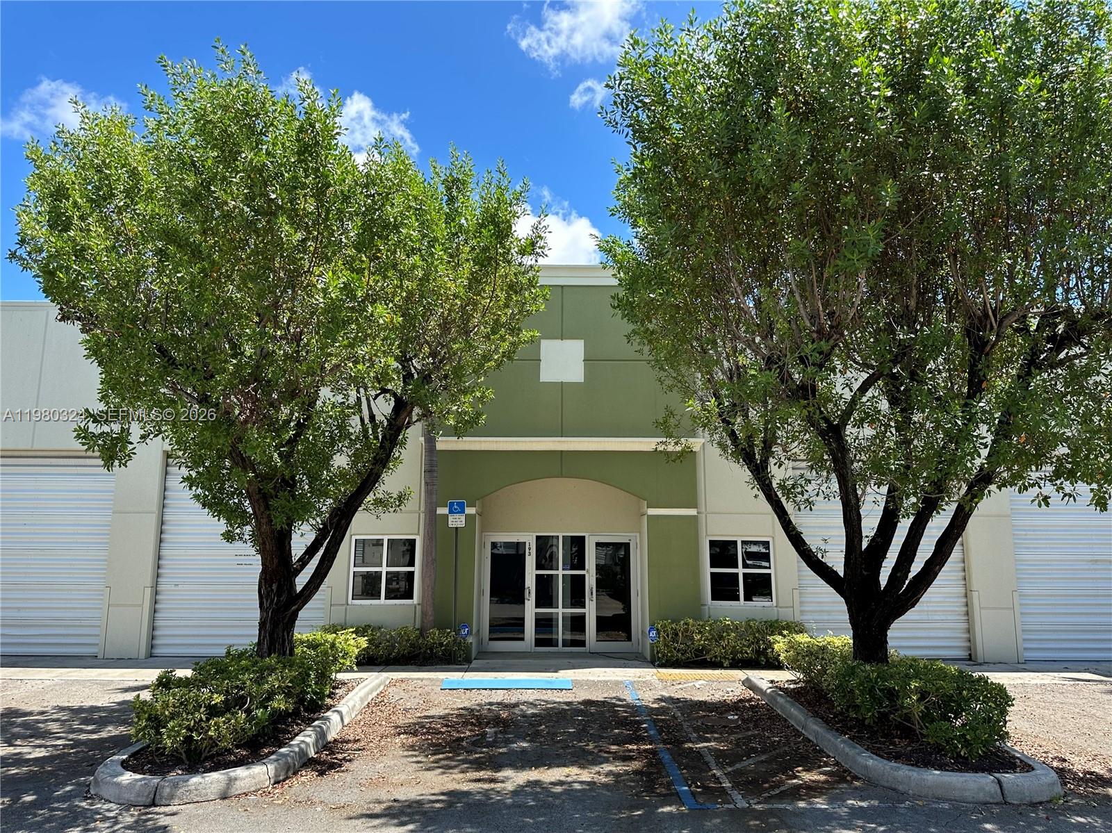 Подробнее 194 / кв.футов $ 2026-03-10 0 Фото