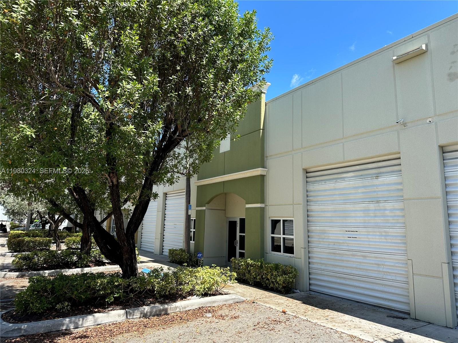 Подробнее 194 / кв.футов $ 2026-03-10 0 Фото