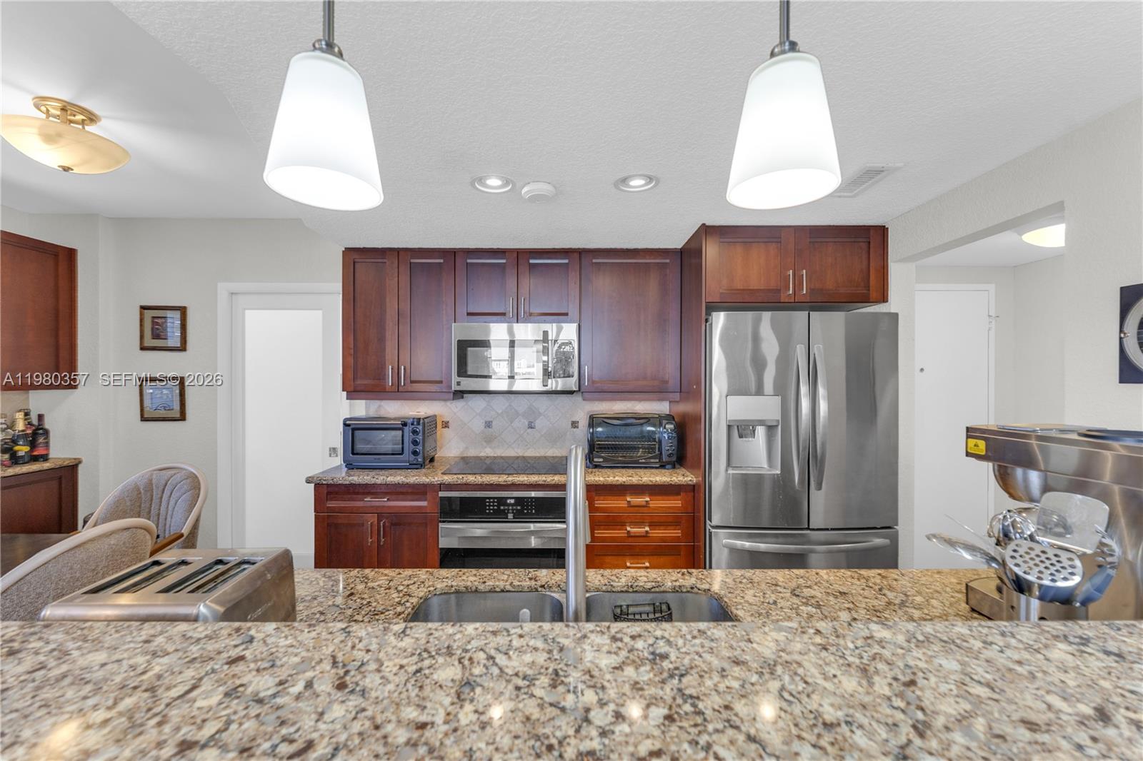 Ver detalles 511 2 / 2 1400 sq. ft. $ 2026-03-10 0 foto