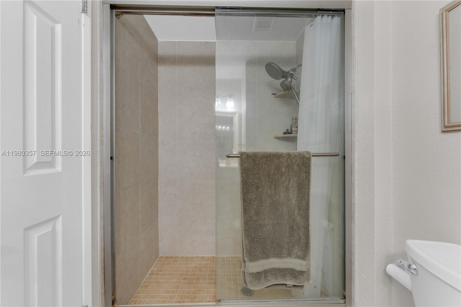 Ver detalles 511 2 / 2 1400 sq. ft. $ 2026-03-10 0 foto