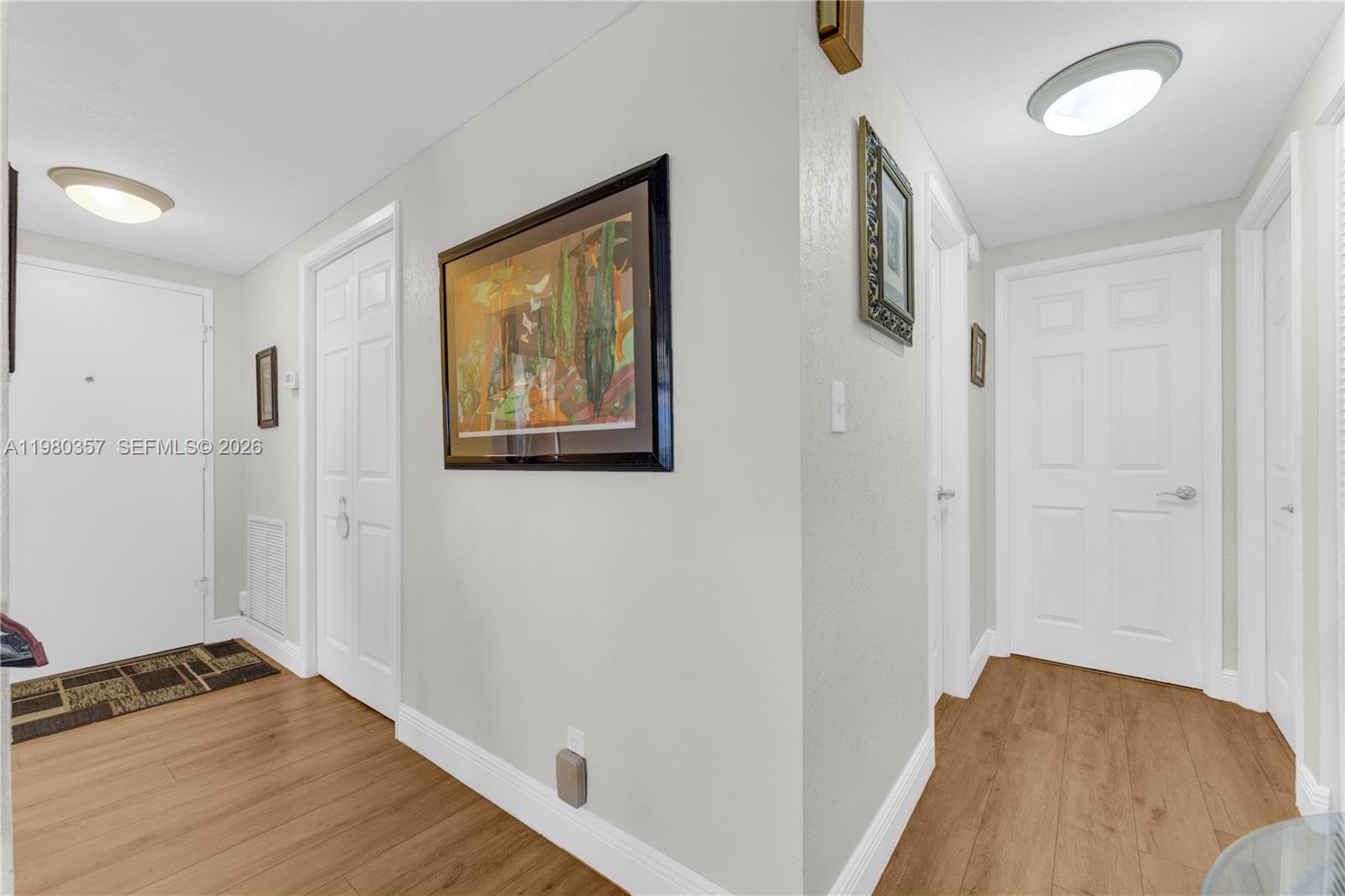 Ver detalles 511 2 / 2 1400 sq. ft. $ 2026-03-10 0 foto