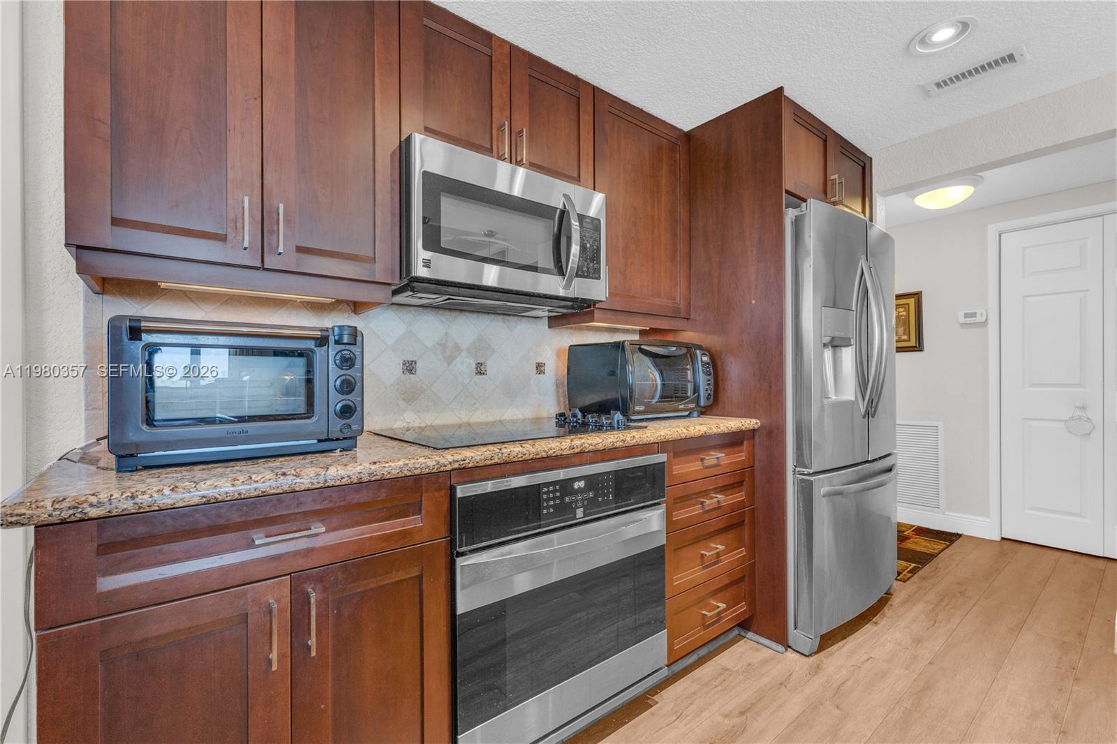 Ver detalles 511 2 / 2 1400 sq. ft. $ 2026-03-10 0 foto