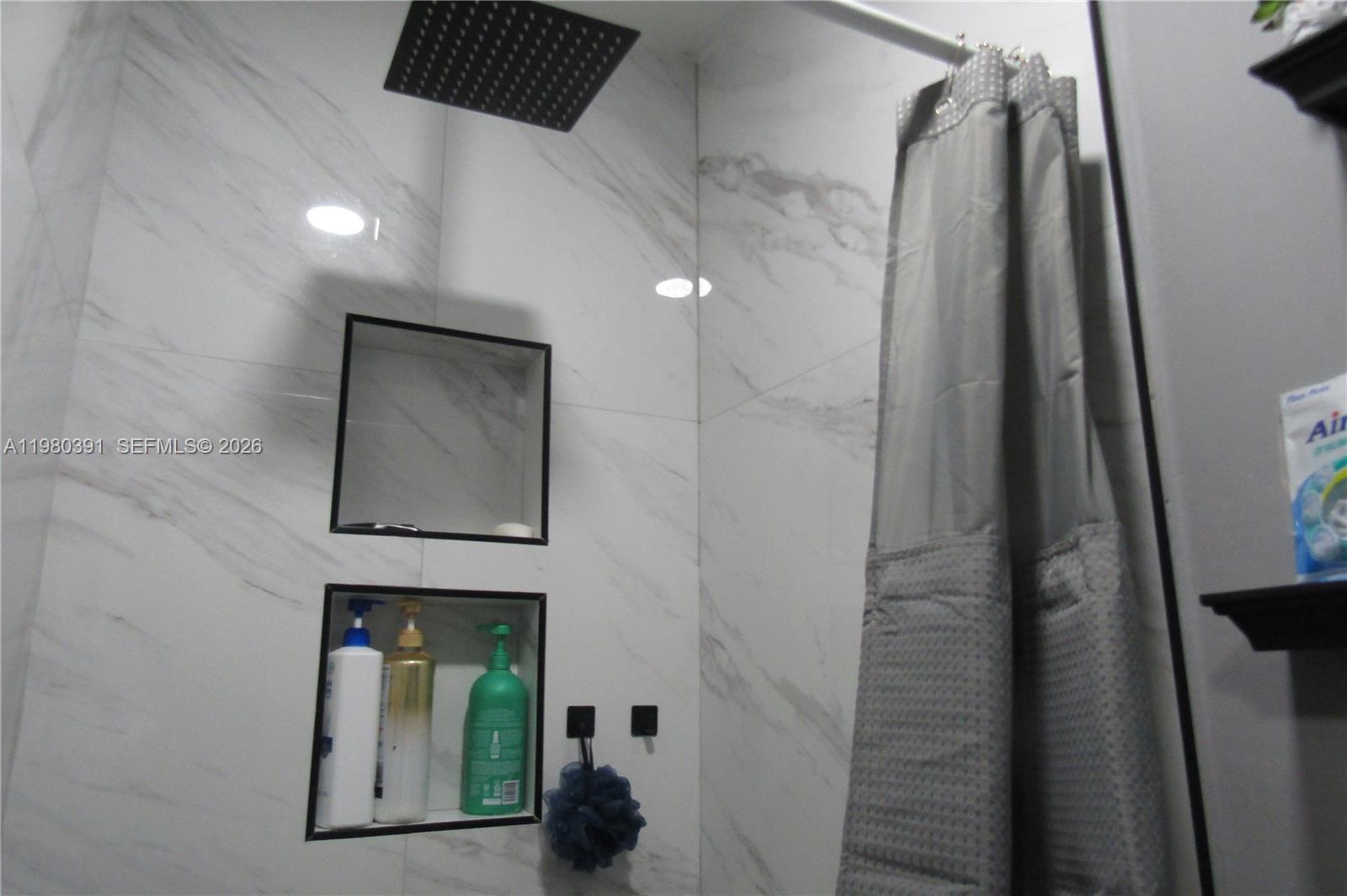 Ver detalles / 1949 sq. ft. $ 2026-03-10 0 foto