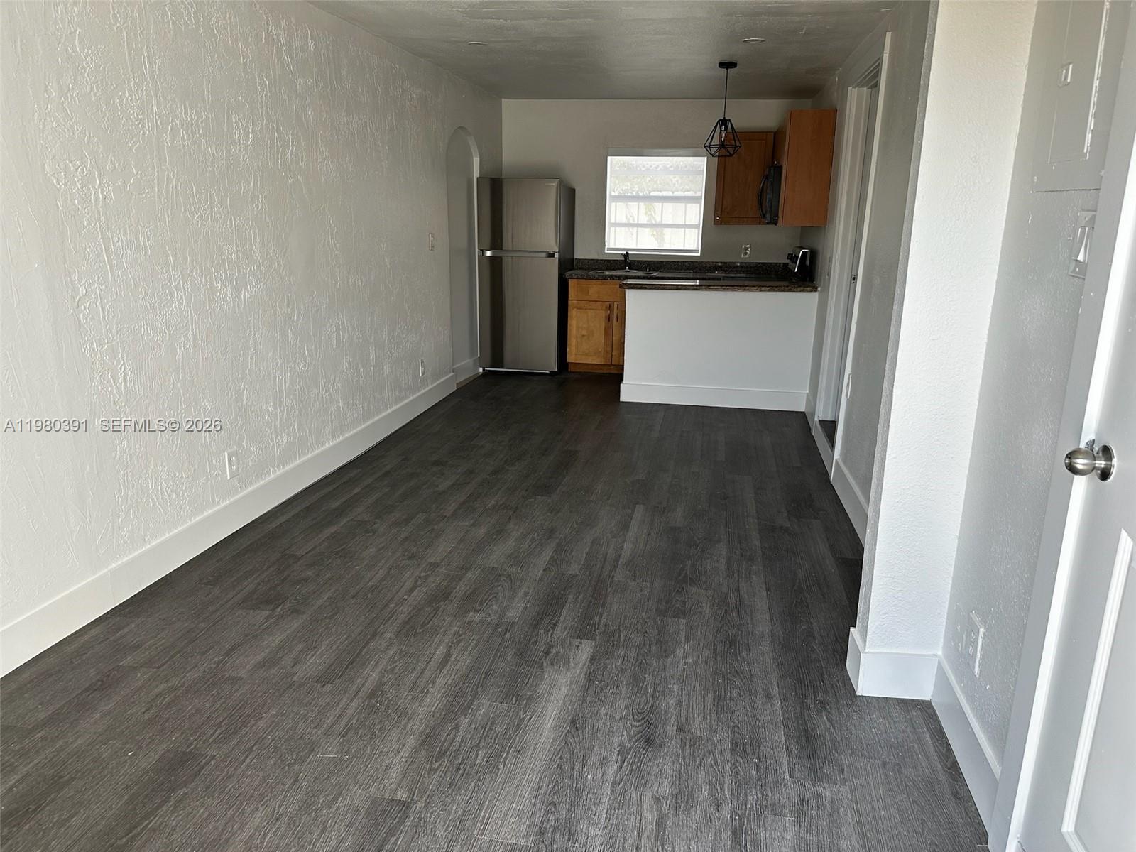 Ver detalles / 1949 sq. ft. $ 2026-03-10 0 foto