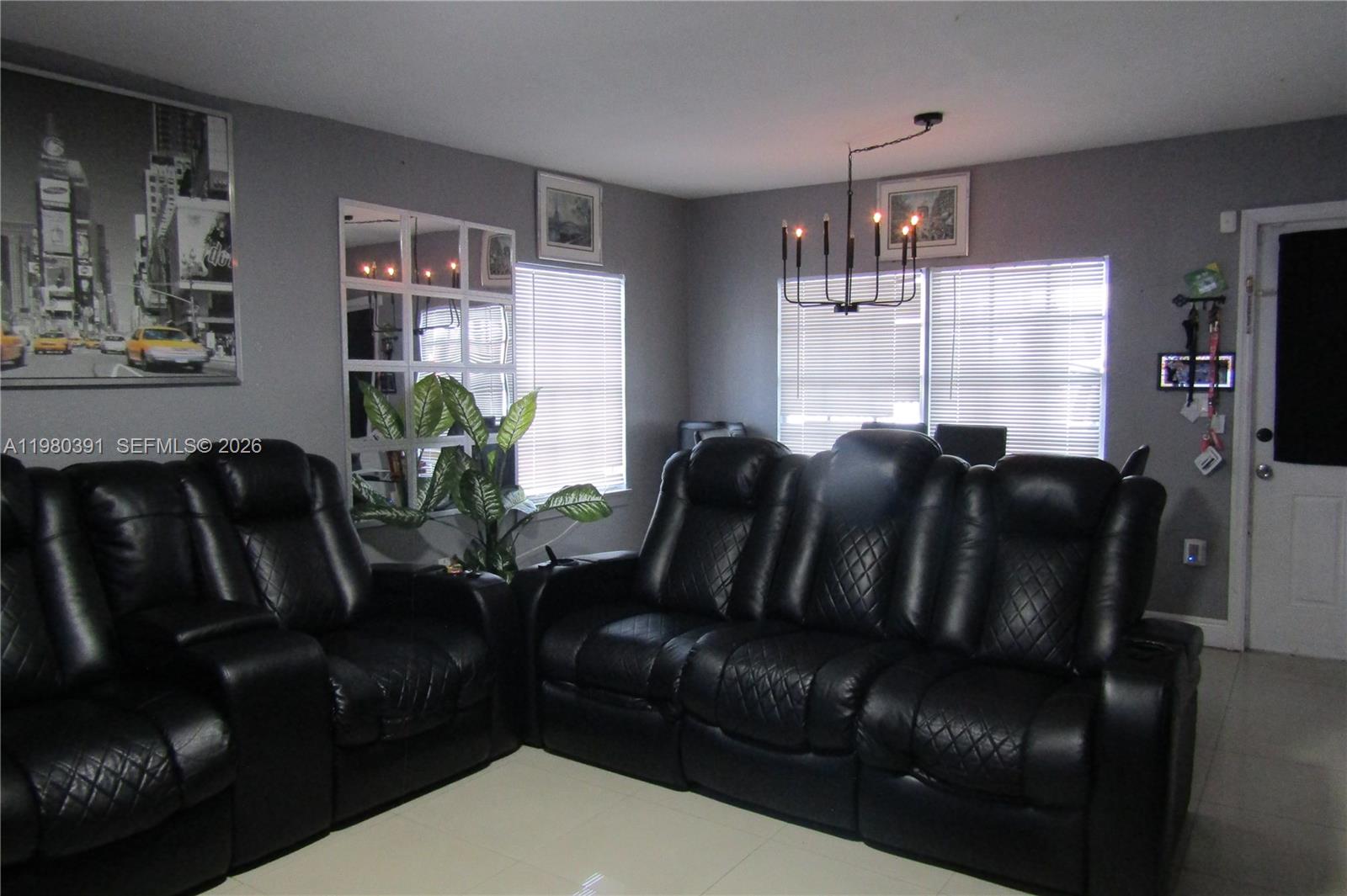 Ver detalles / 1949 sq. ft. $ 2026-03-10 0 foto