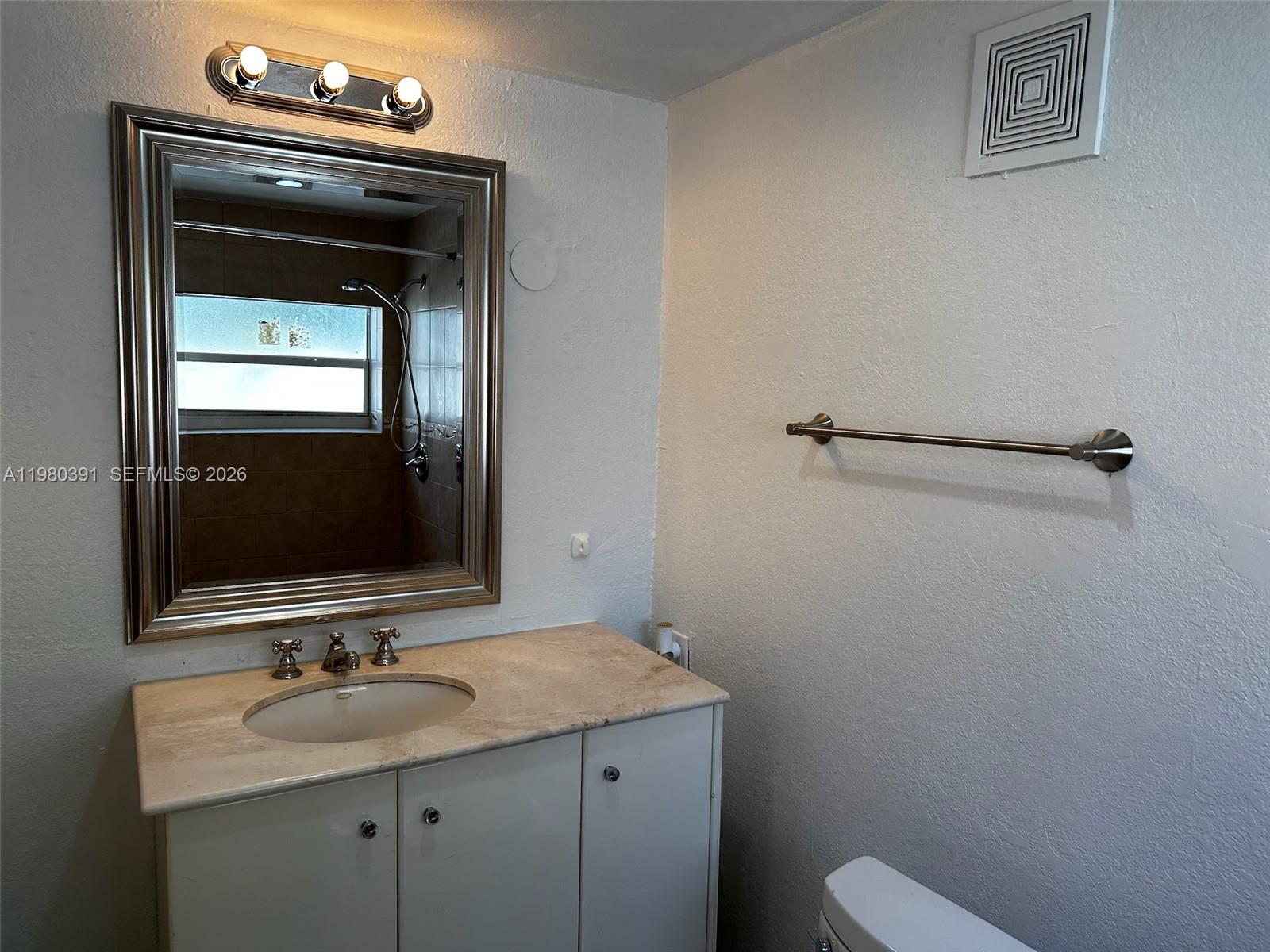 Ver detalles / 1949 sq. ft. $ 2026-03-10 0 foto