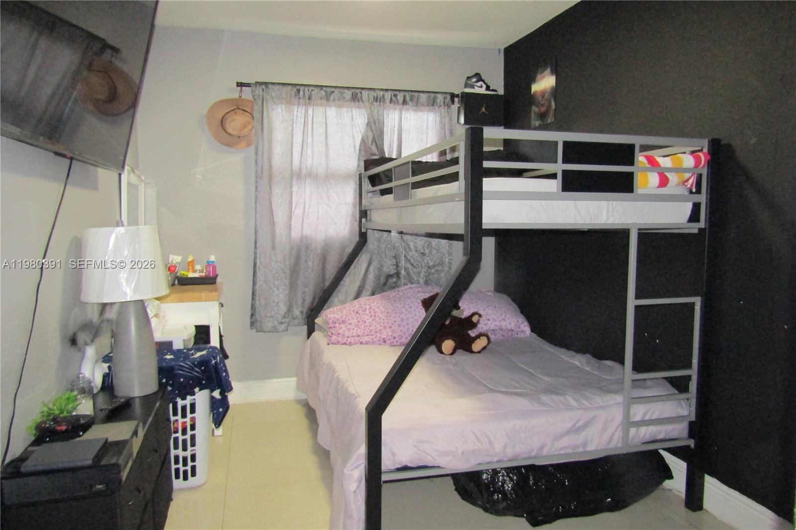 Ver detalles / 1949 sq. ft. $ 2026-03-10 0 foto