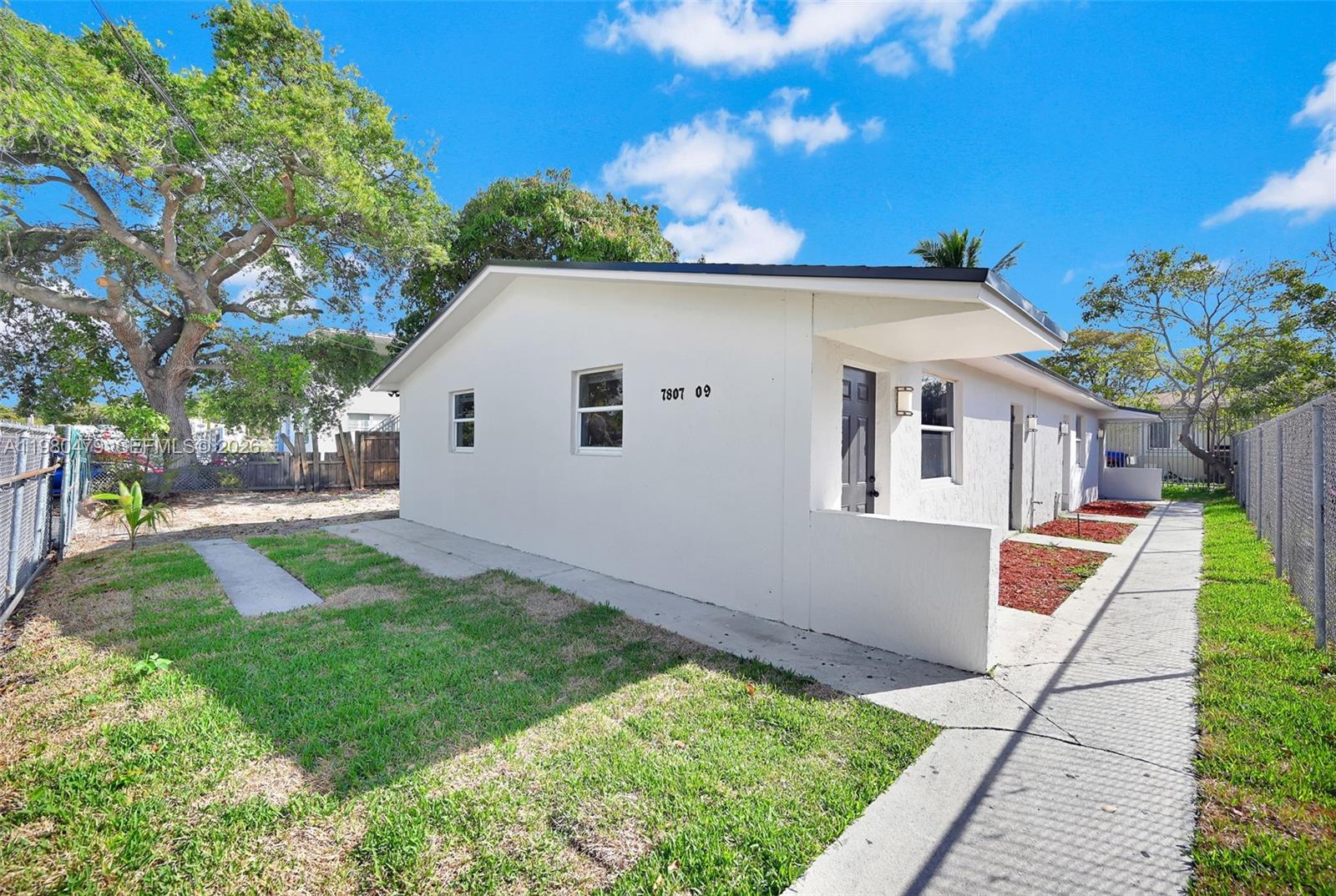   /  1650 кв.футов $ 2026-03-10 0 Фото