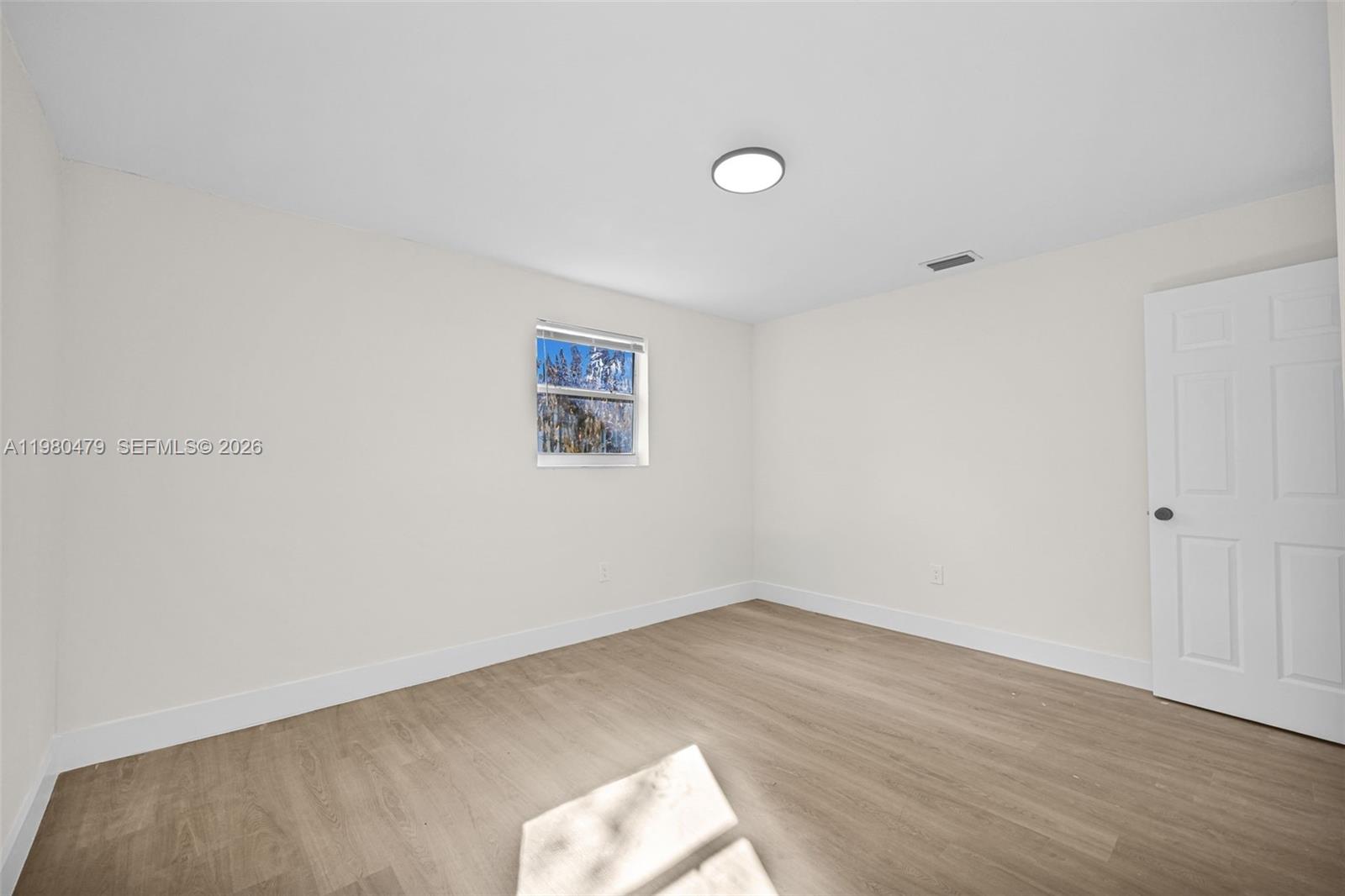   /  1650 кв.футов $ 2026-03-10 0 Фото