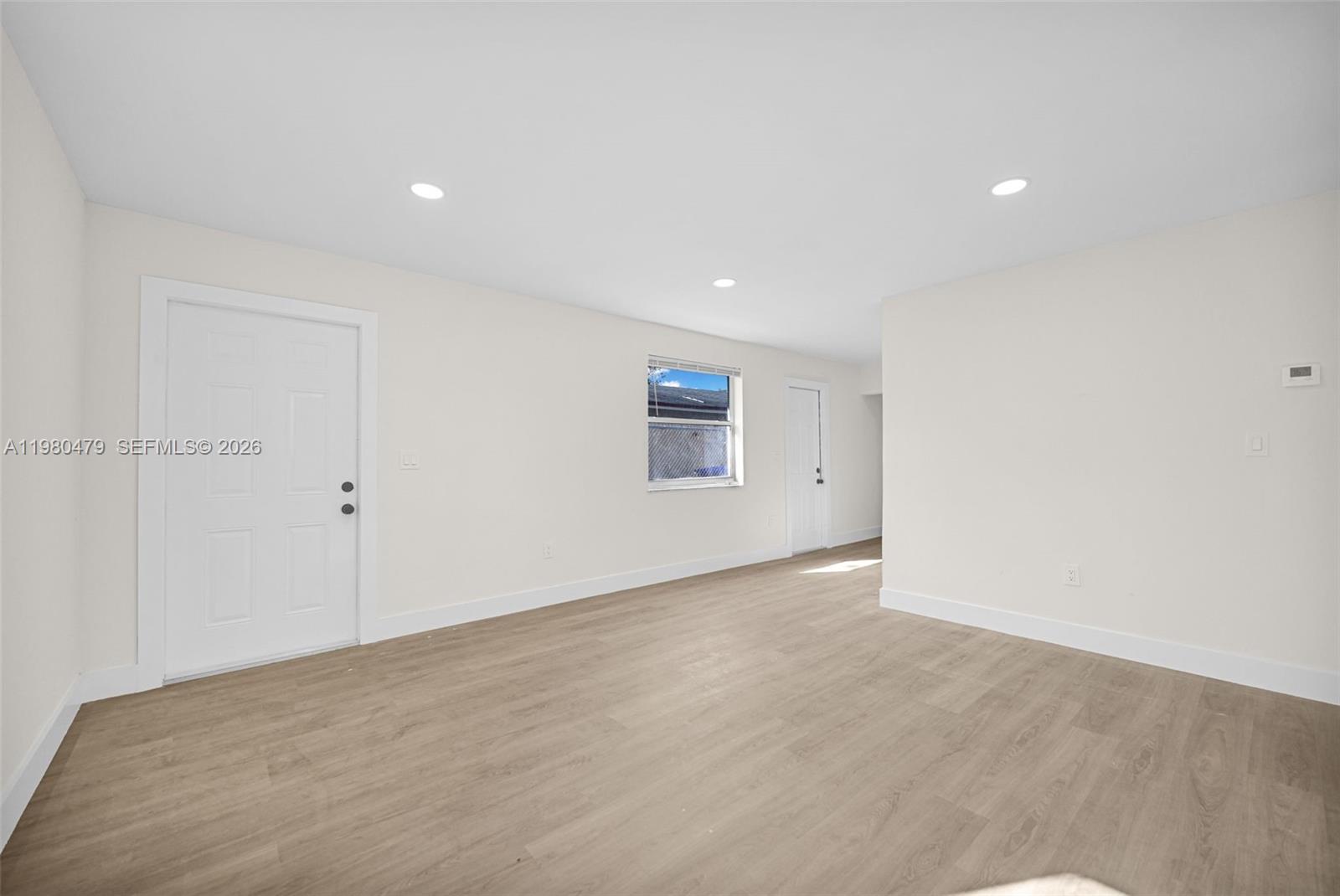   /  1650 кв.футов $ 2026-03-10 0 Фото