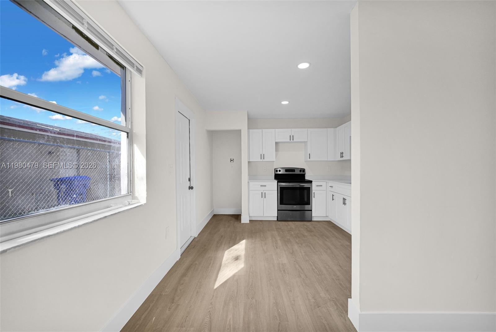   /  1650 кв.футов $ 2026-03-10 0 Фото