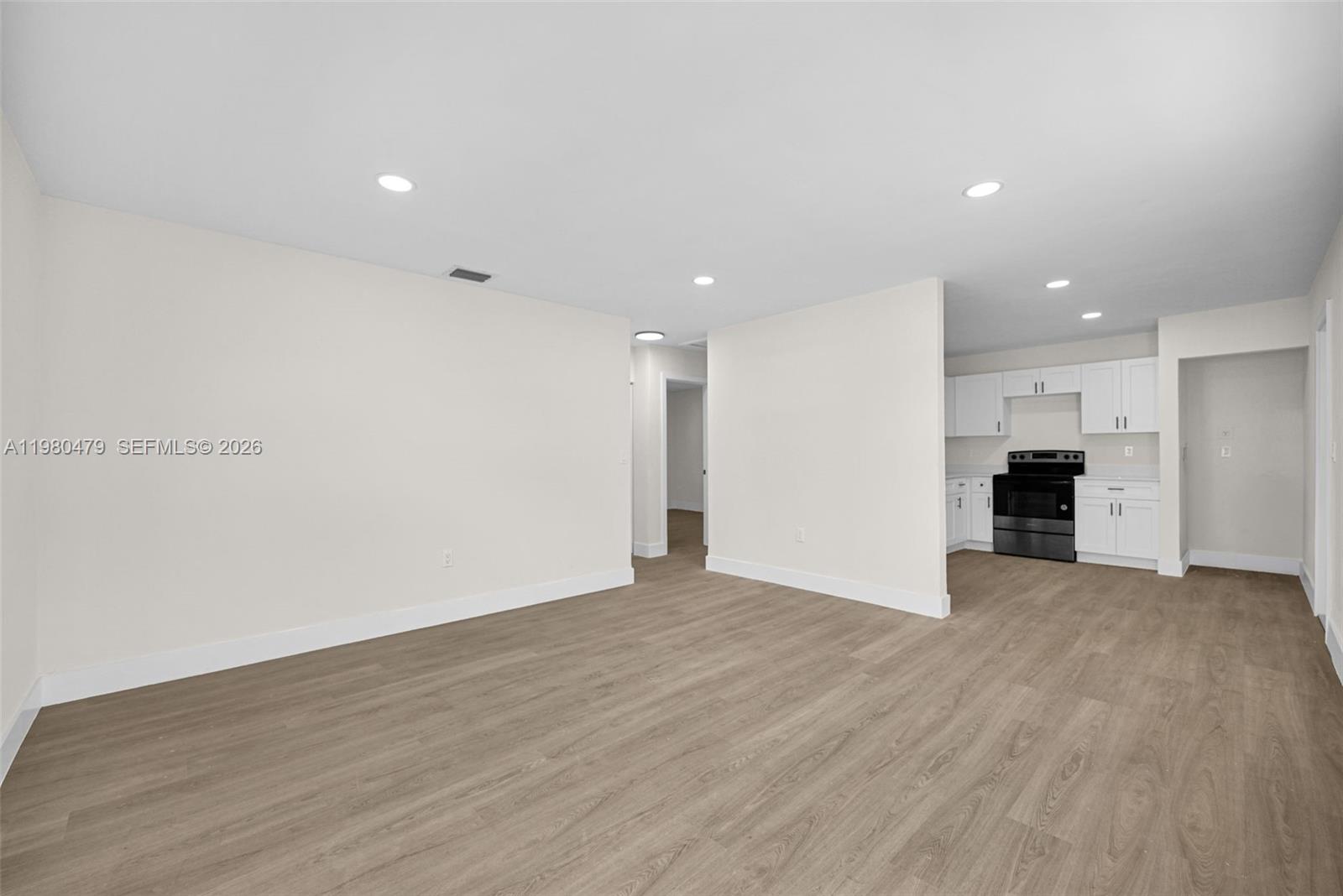   /  1650 кв.футов $ 2026-03-10 0 Фото