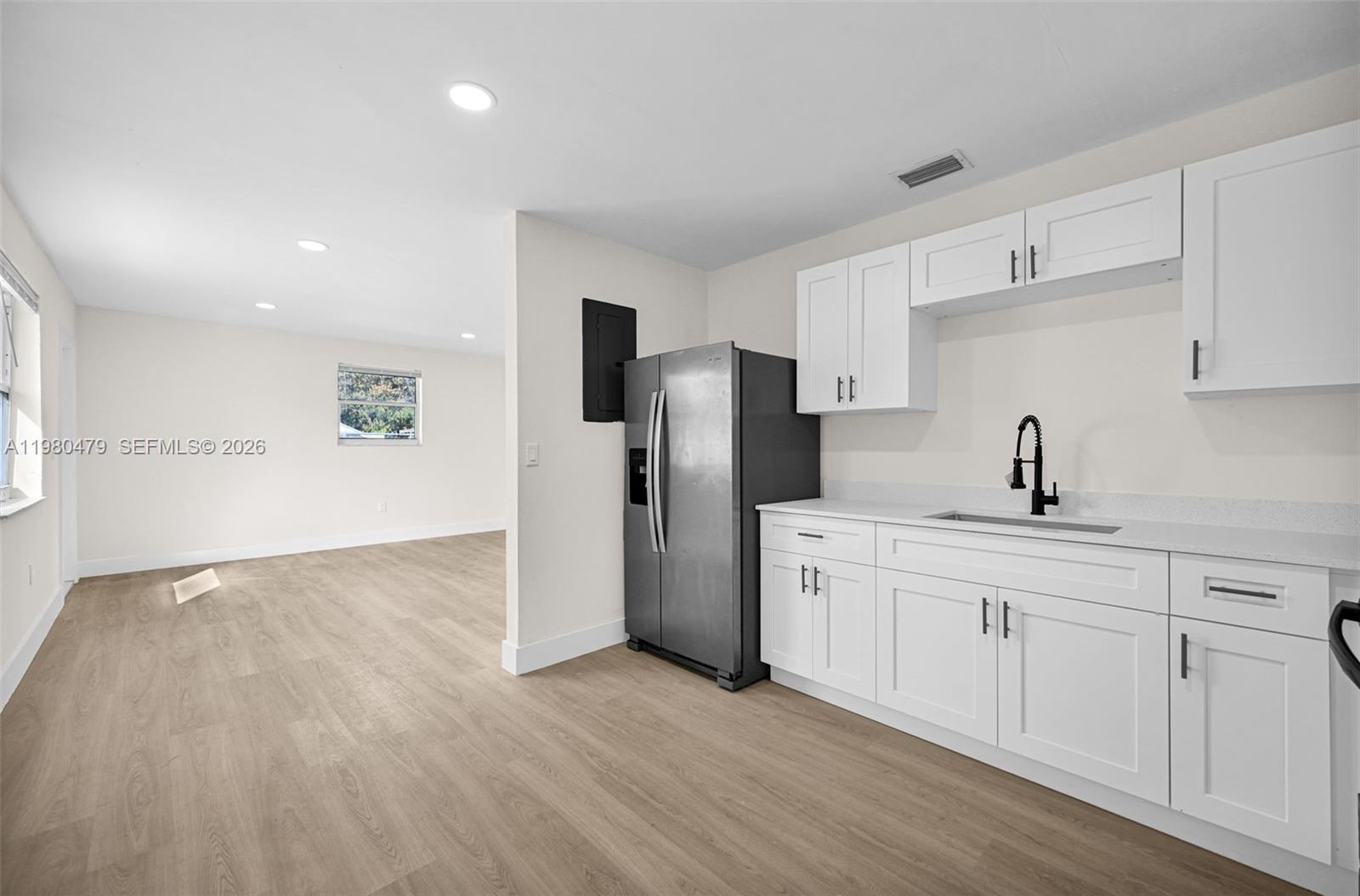   /  1650 кв.футов $ 2026-03-10 0 Фото