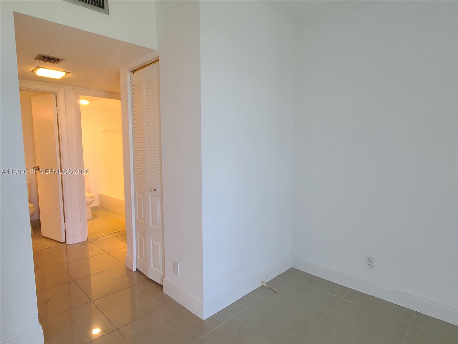 Photo of 20335 Country Club Dr #705, Aventura, Florida, 33180 -