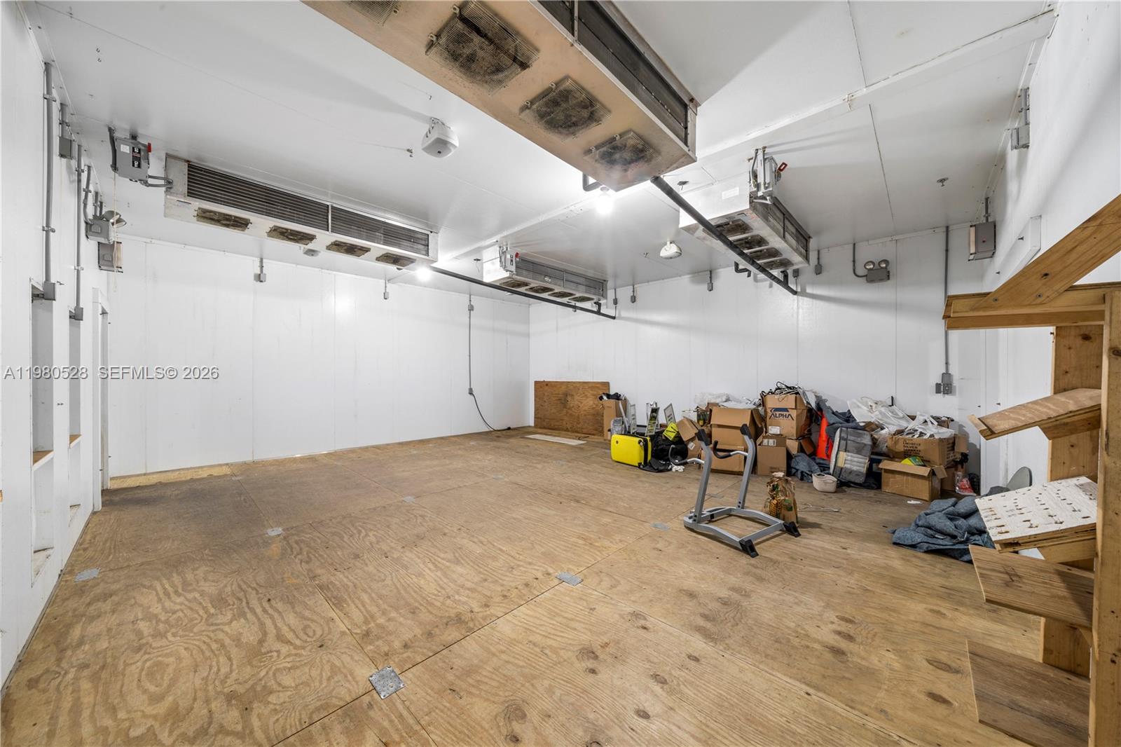   /   sq. ft. $ 2026-03-10 0 foto