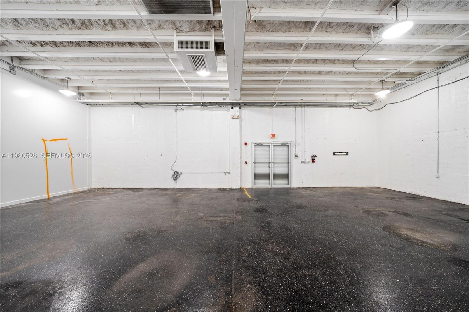   /   sq. ft. $ 2026-03-10 0 foto