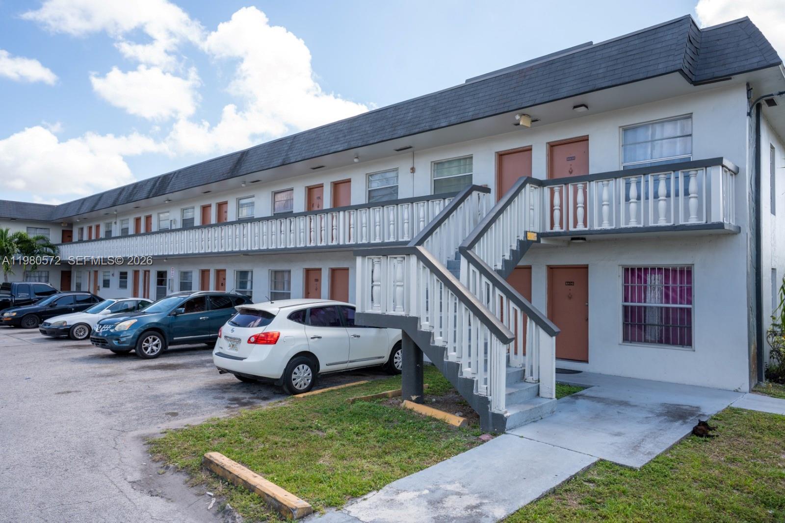   /   кв.футов $ 2026-03-10 0 Фото