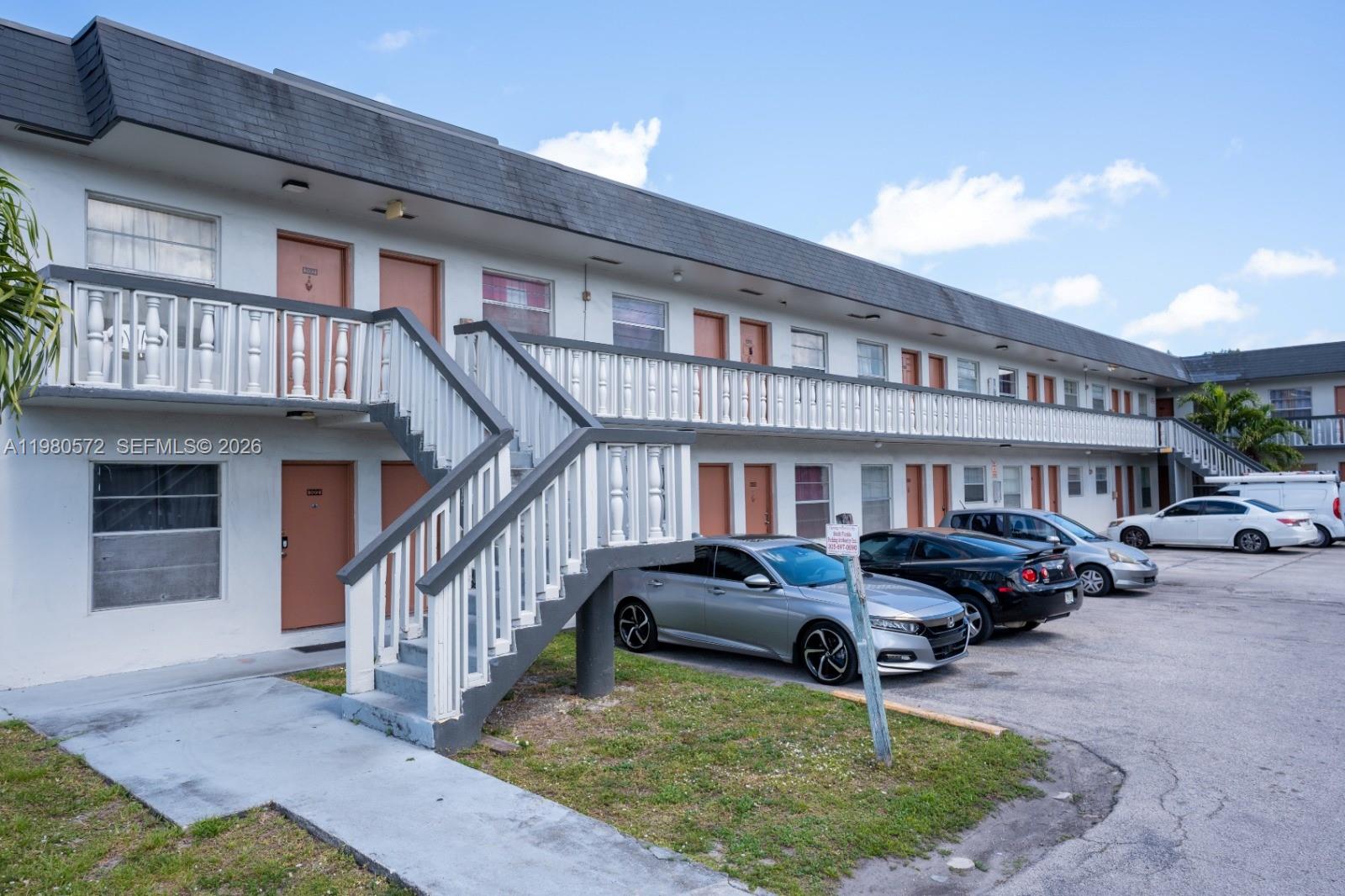   /   кв.футов $ 2026-03-10 0 Фото