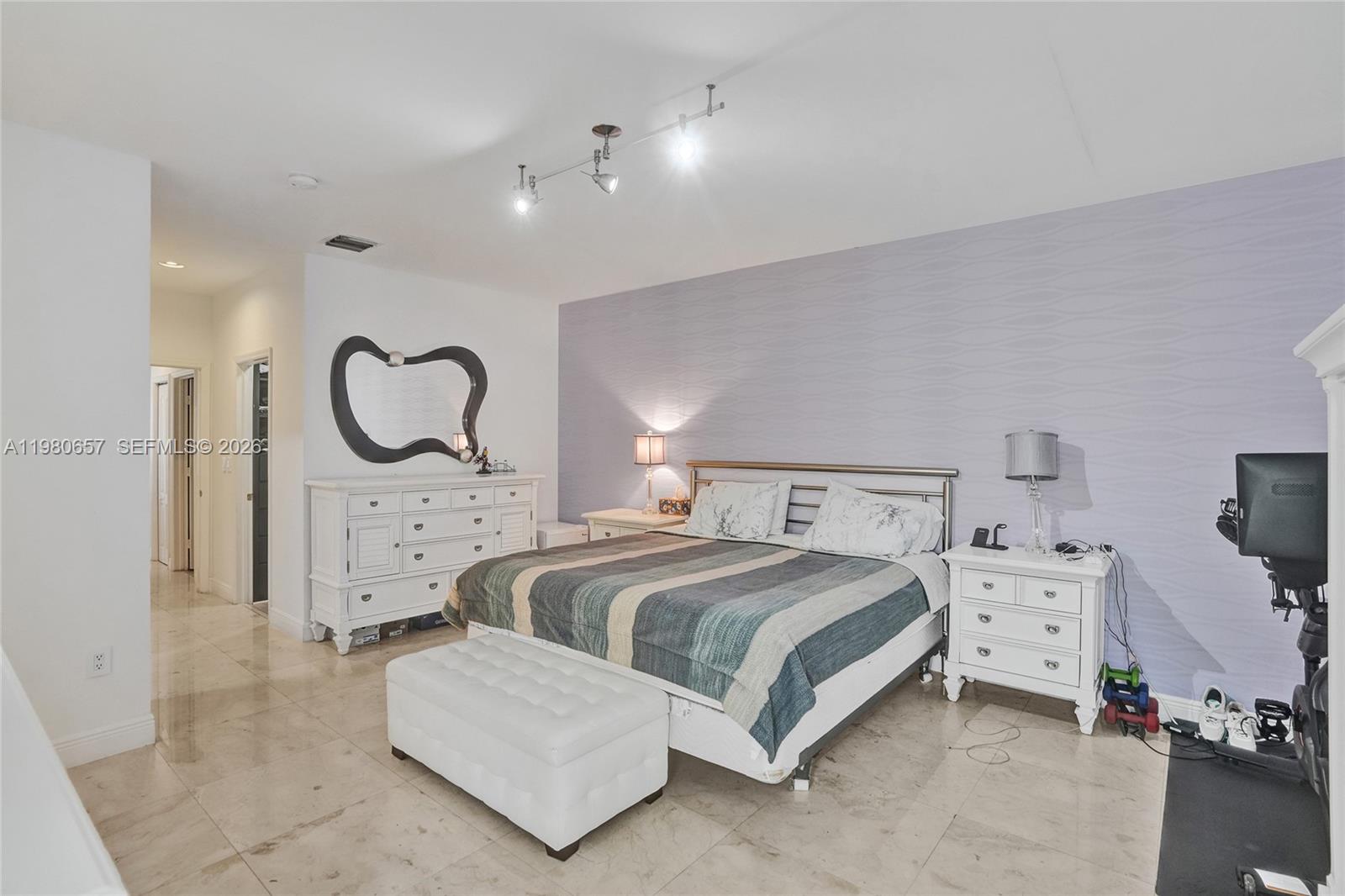 Photo of 18450 30th place  (18450), Aventura, Florida, 33160 - 