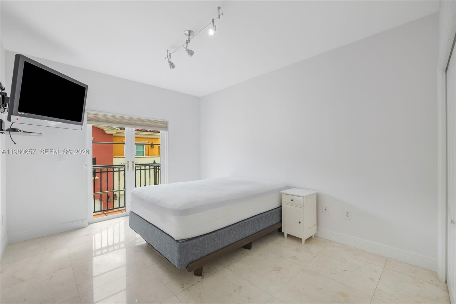 Photo of 18450 30th place  (18450), Aventura, Florida, 33160 - 