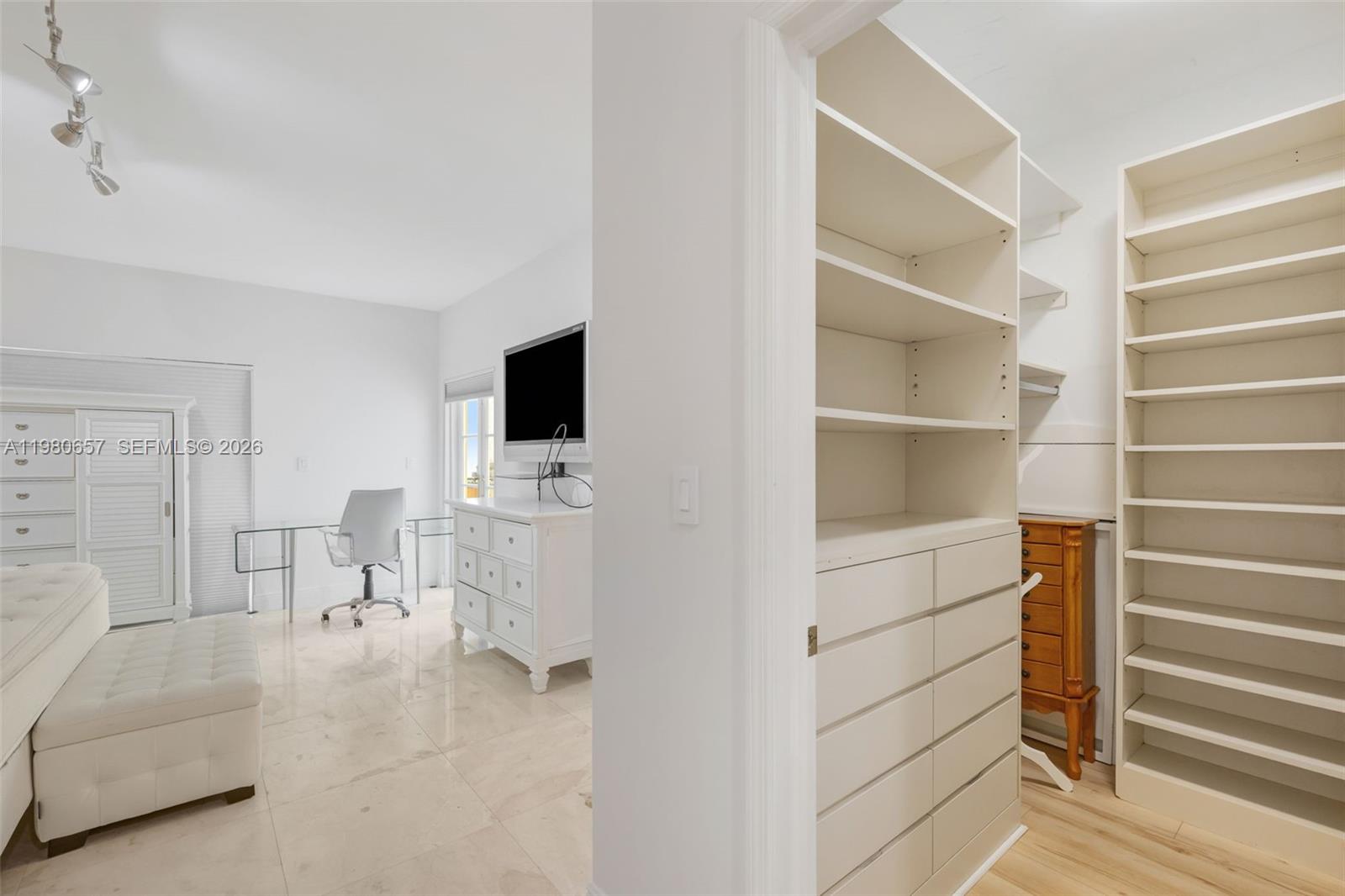 Photo of 18450 30th place  (18450), Aventura, Florida, 33160 - 