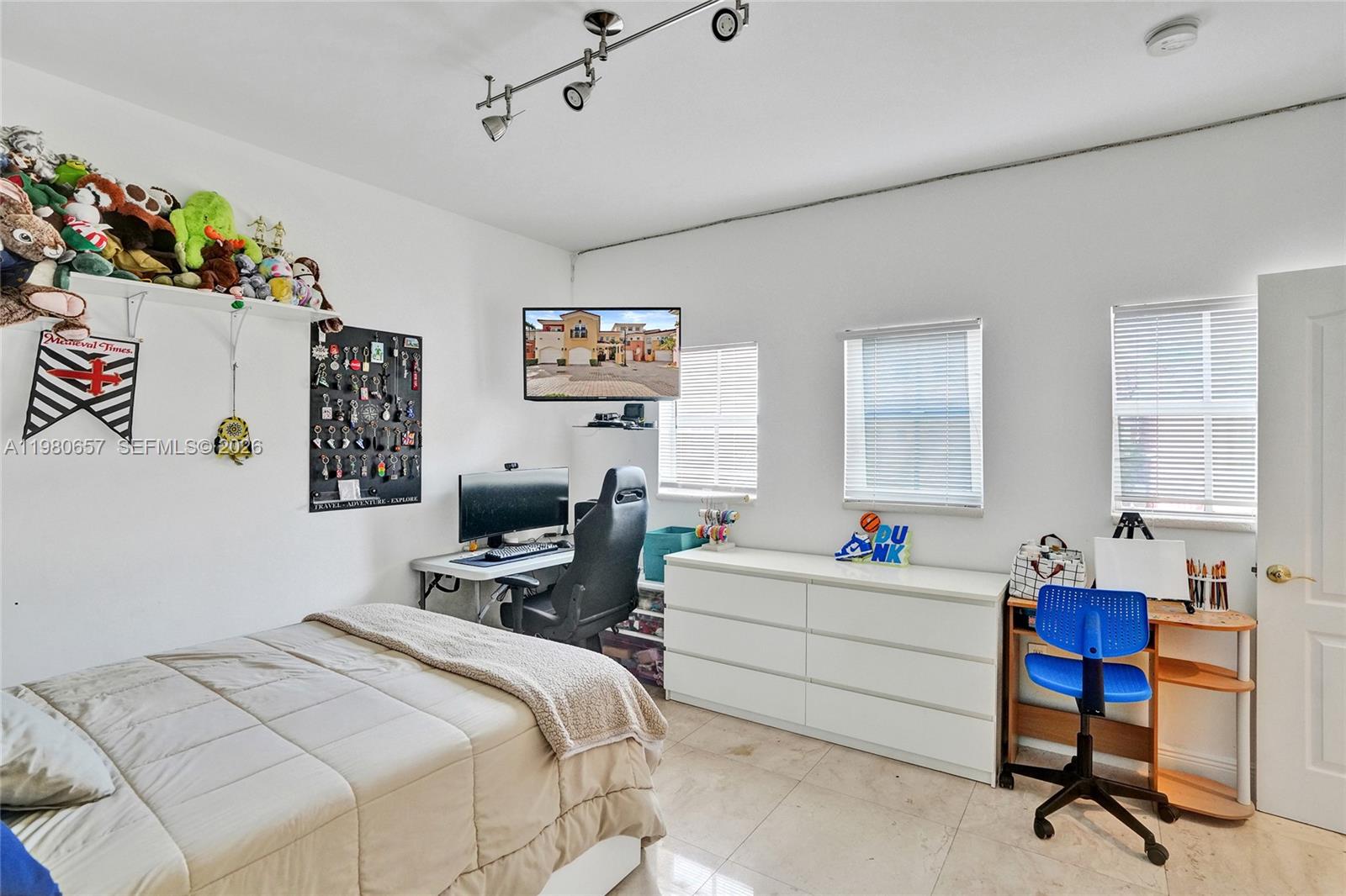 Photo of 18450 30th place  (18450), Aventura, Florida, 33160 - 