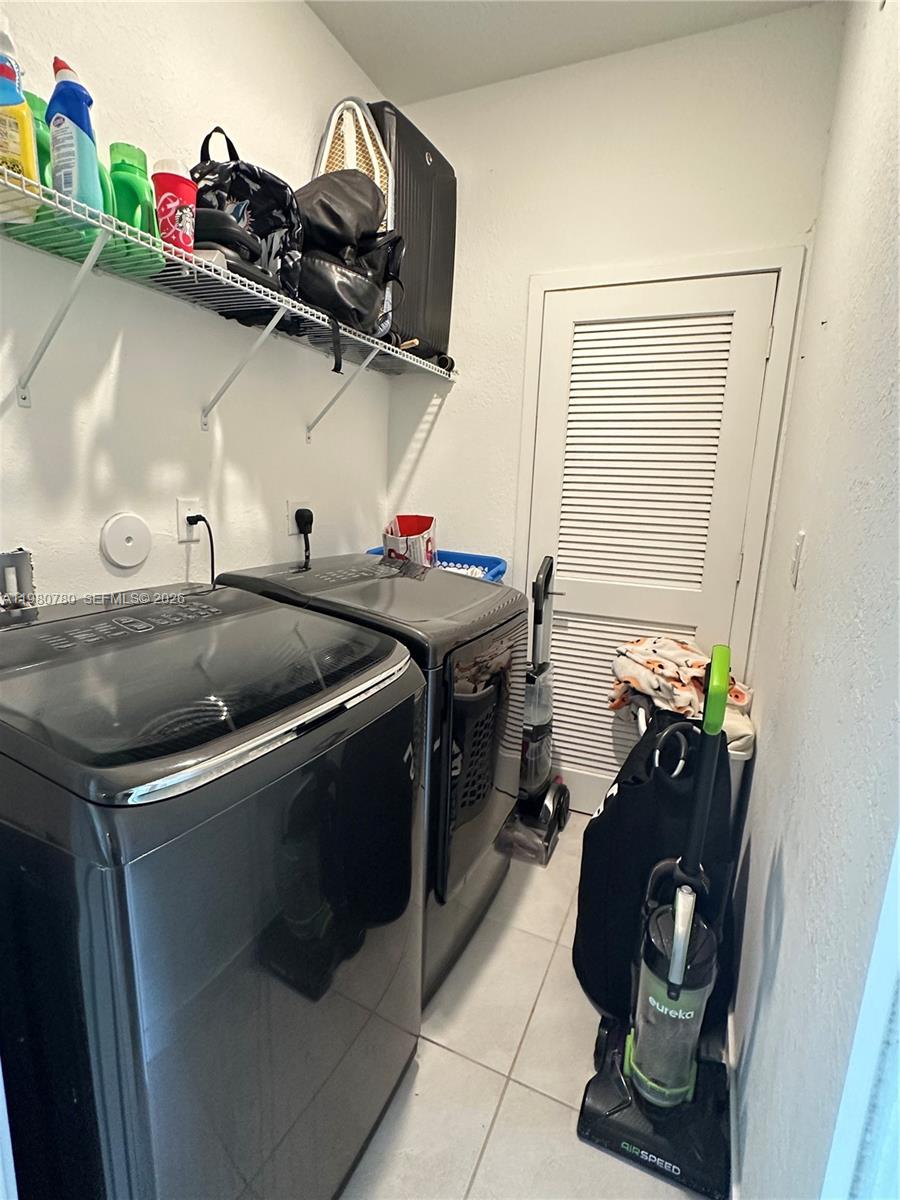 Подробнее 497 4 / 3 1700 кв.футов $ 2026-03-11 0 Фото