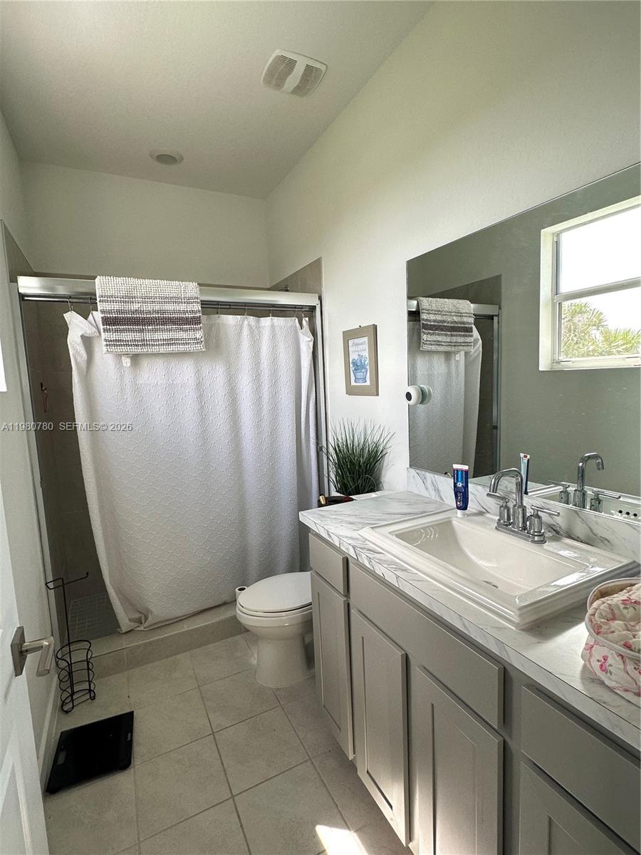 Подробнее 497 4 / 3 1700 кв.футов $ 2026-03-11 0 Фото