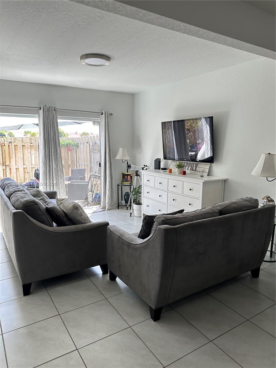 Подробнее 497 4 / 3 1700 кв.футов $ 2026-03-11 0 Фото