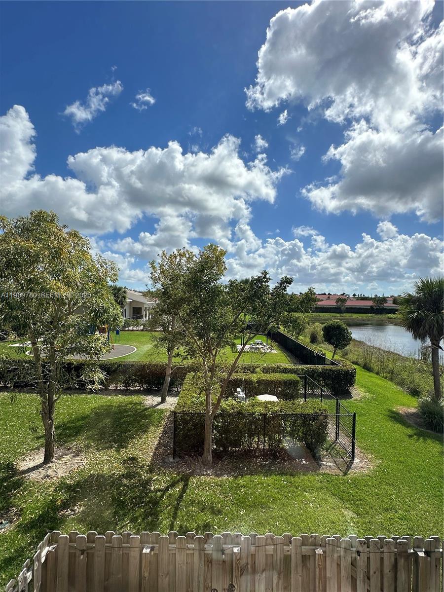 Подробнее 497 4 / 3 1700 кв.футов $ 2026-03-11 0 Фото