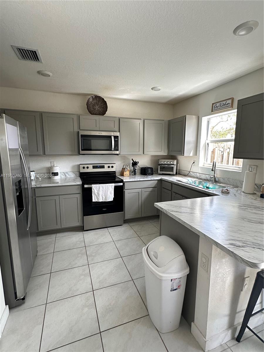 Подробнее 497 4 / 3 1700 кв.футов $ 2026-03-11 0 Фото