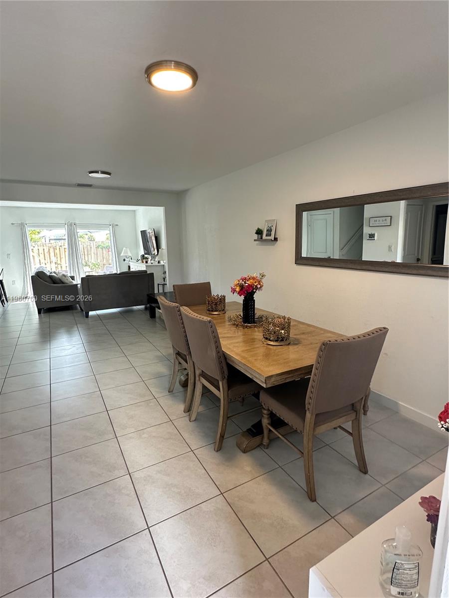 Подробнее 497 4 / 3 1700 кв.футов $ 2026-03-11 0 Фото