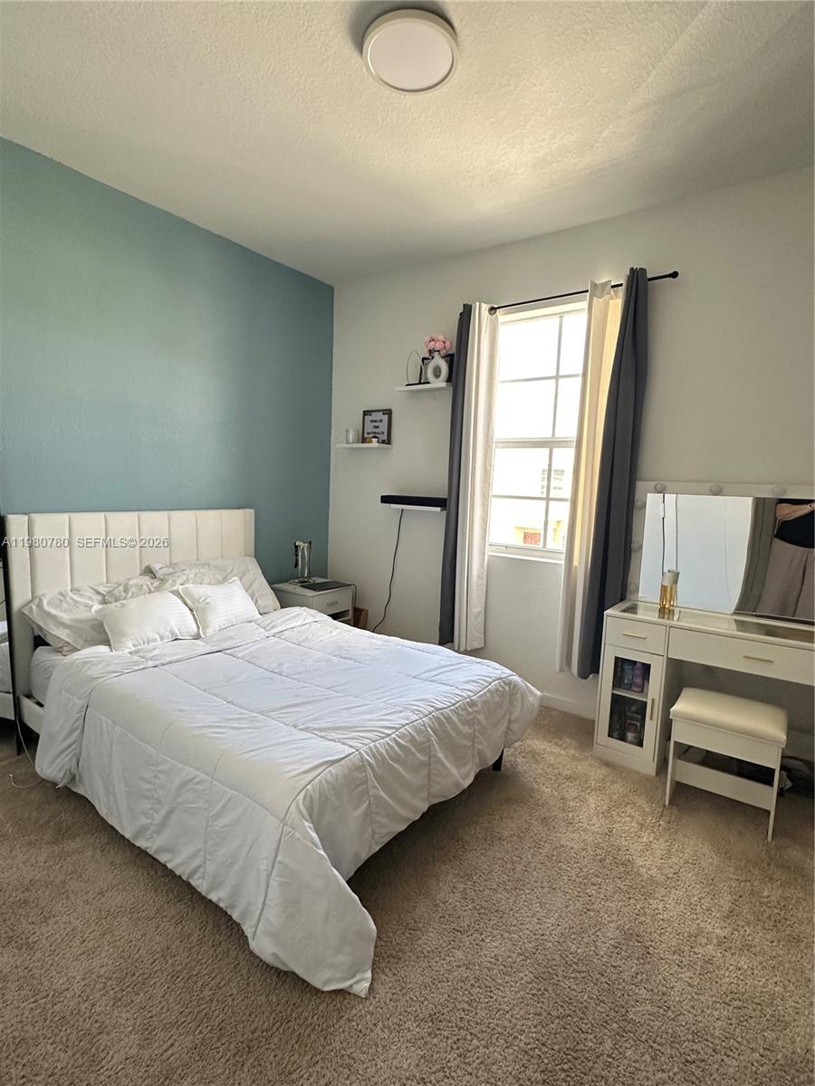 Подробнее 497 4 / 3 1700 кв.футов $ 2026-03-11 0 Фото