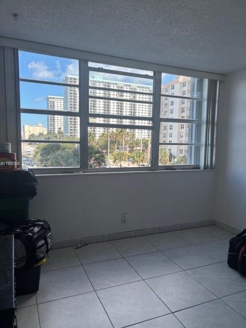 Photo of 1400 Ocean Dr  #304, Hollywood, Florida, 33019 - 