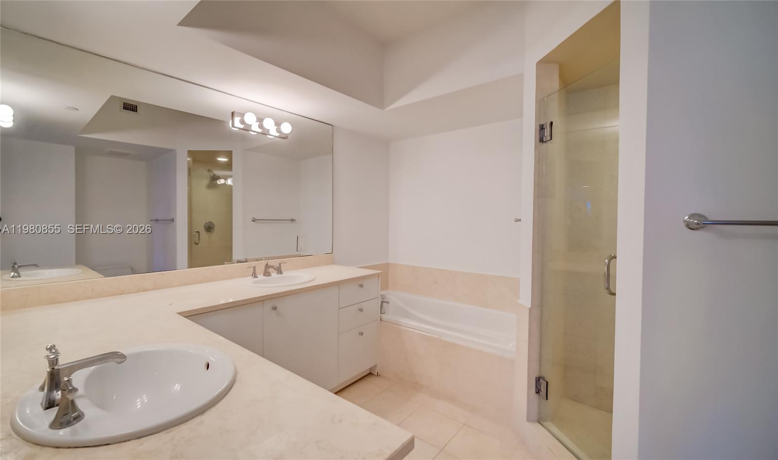Photo of 20000 Country Club Dr  #512, Aventura, Florida, 33180 - Master bathroom.