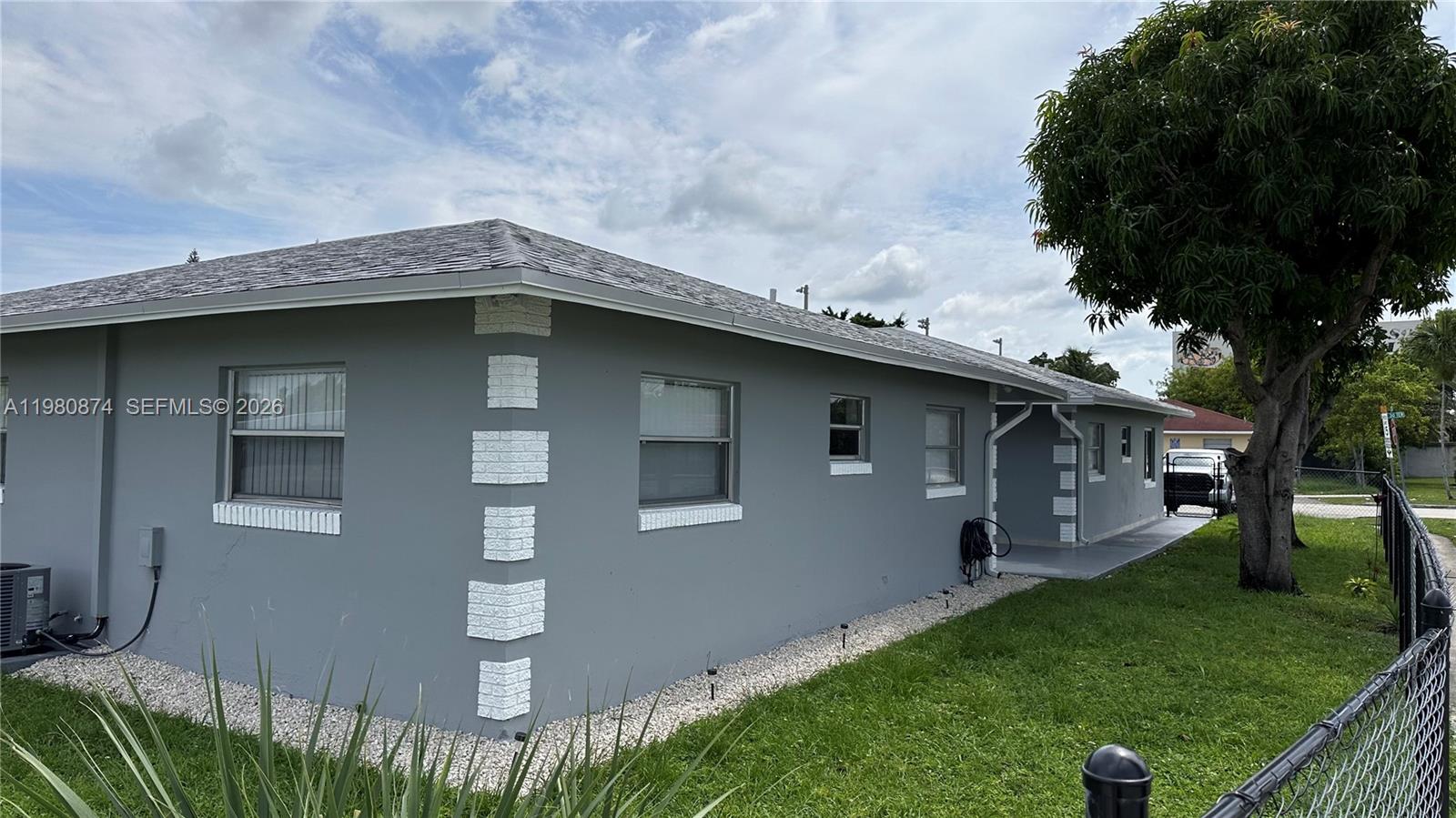   /  3345 кв.футов $ 2026-03-11 0 Фото