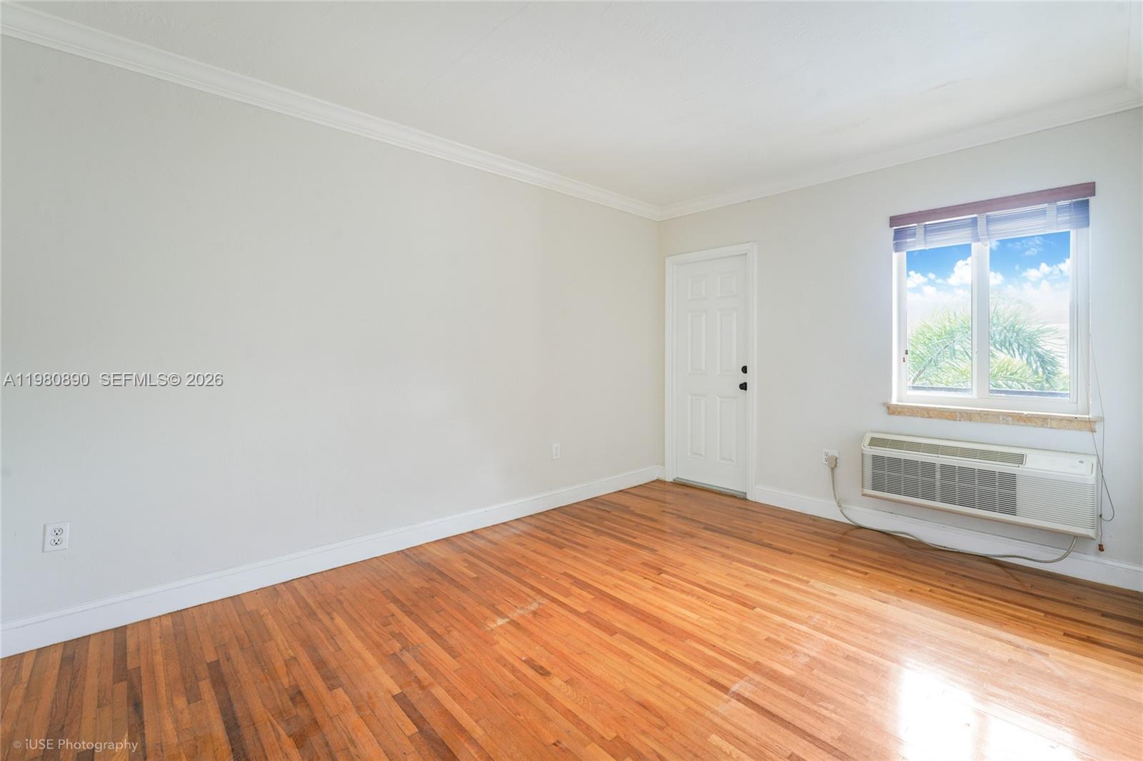   /   sq. ft. $ 2026-03-11 0 foto