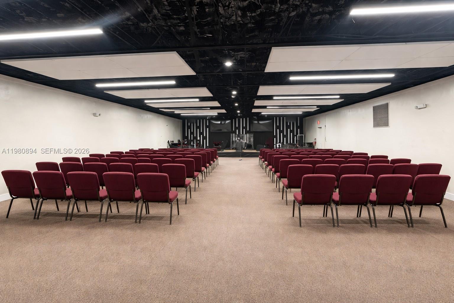 Подробнее / кв.футов $ 2026-03-11 0 Фото