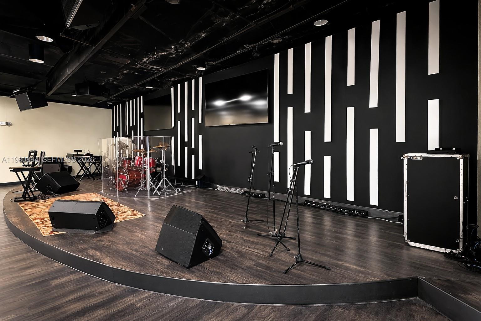 Подробнее / кв.футов $ 2026-03-11 0 Фото