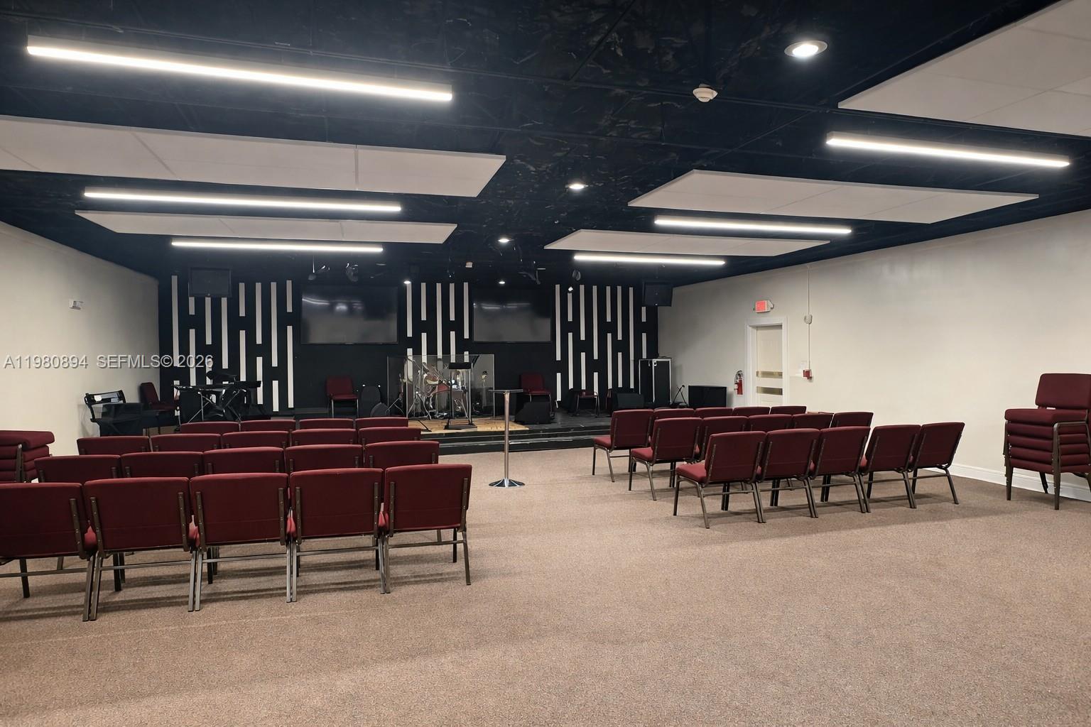 Подробнее / кв.футов $ 2026-03-11 0 Фото