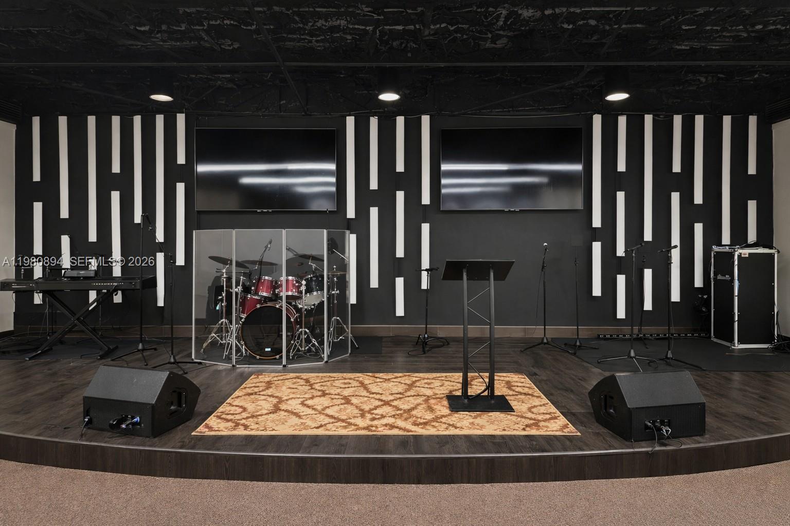 Подробнее / кв.футов $ 2026-03-11 0 Фото