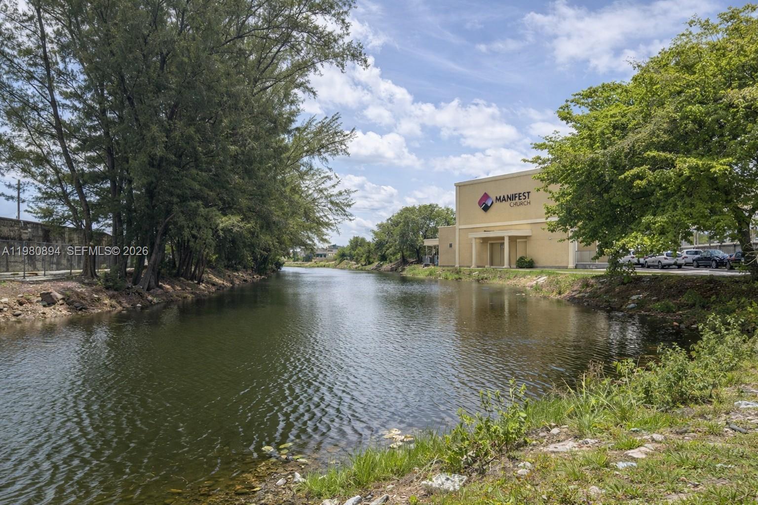 Подробнее / кв.футов $ 2026-03-11 0 Фото