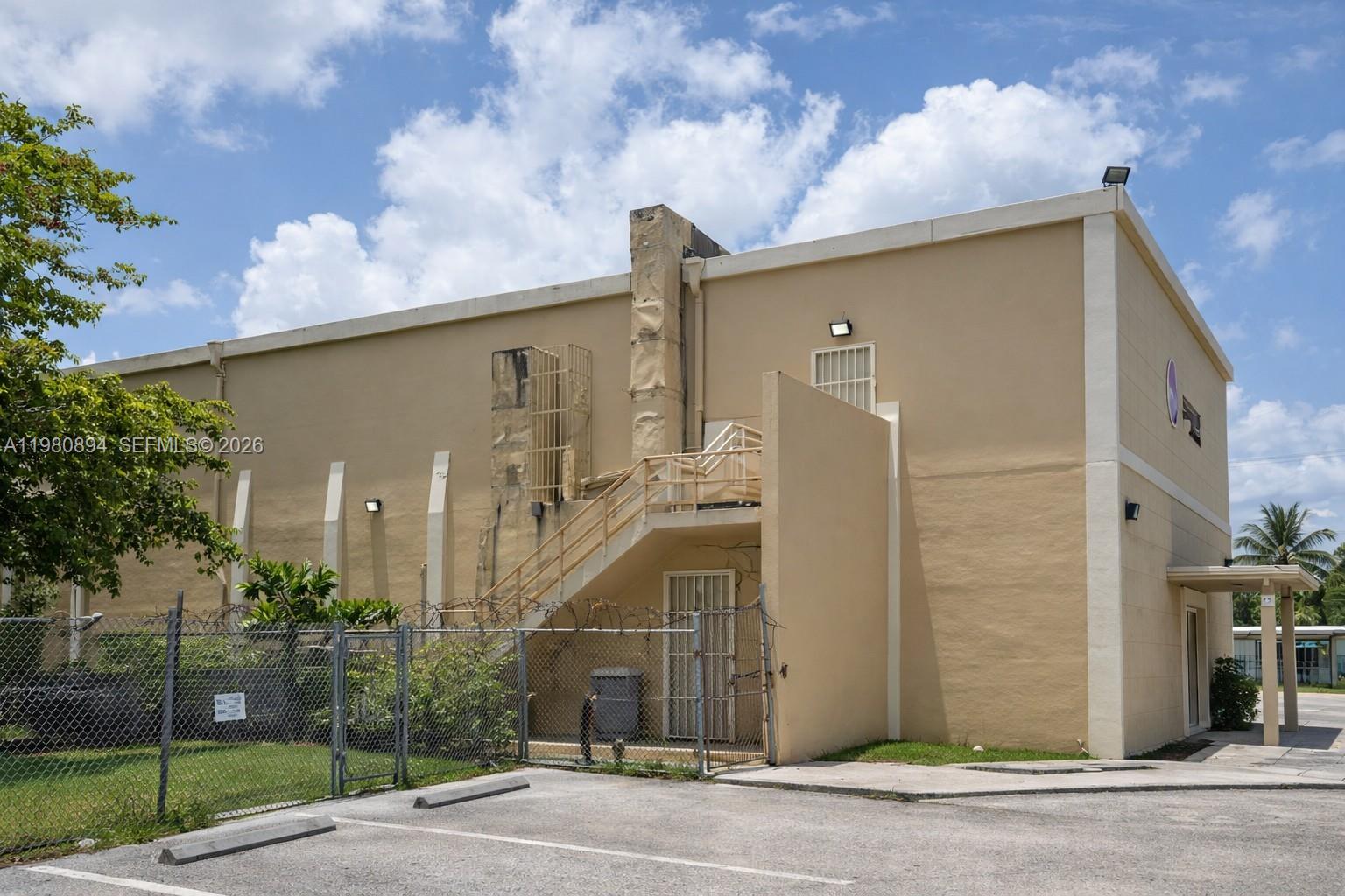 Подробнее / кв.футов $ 2026-03-11 0 Фото