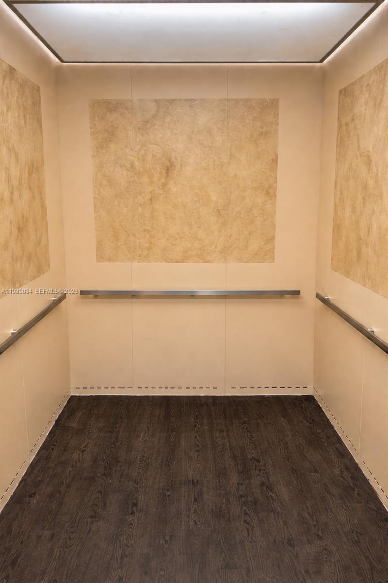 Подробнее / кв.футов $ 2026-03-11 0 Фото