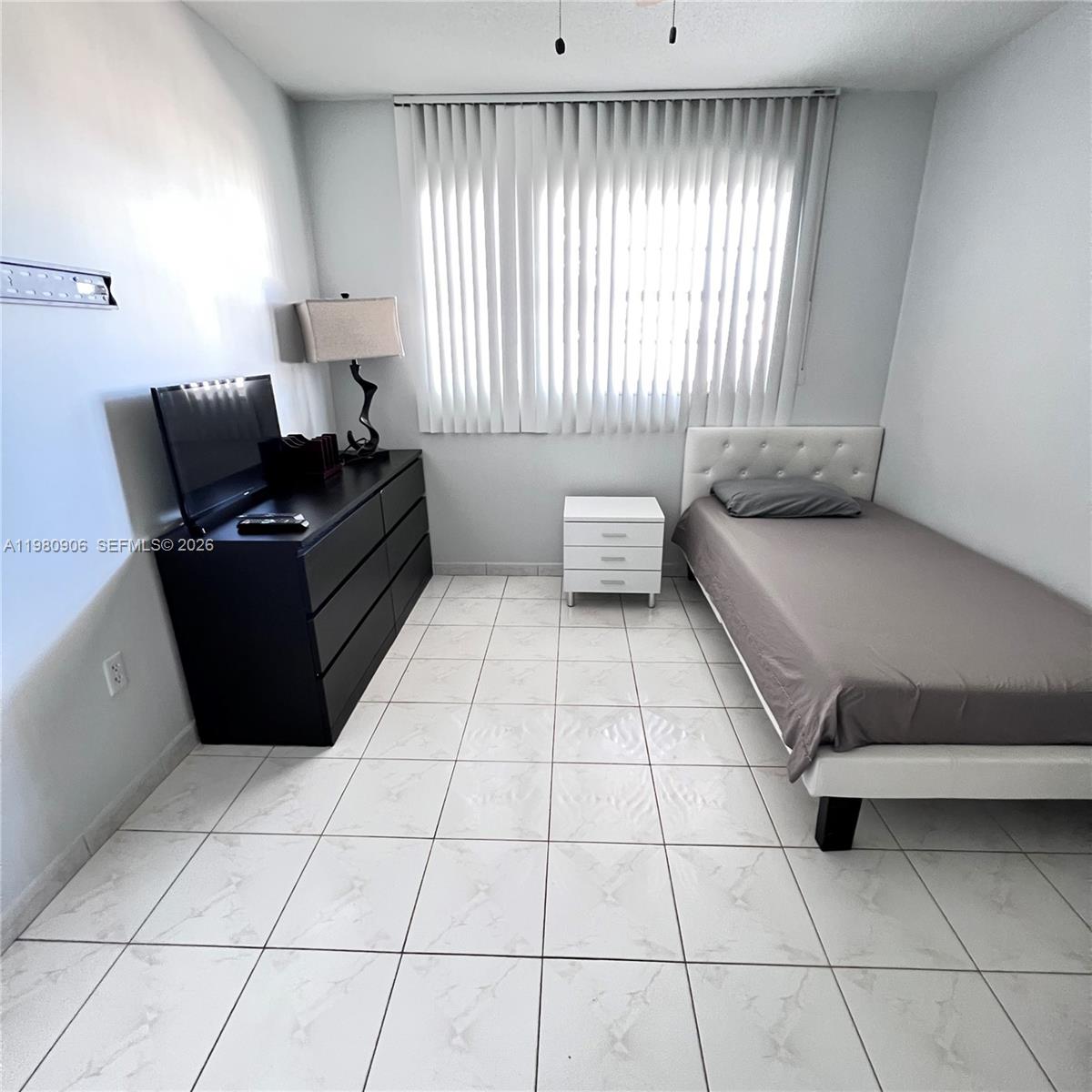 403-3 2 / 2 1315 sq. ft. $ 2026-03-11 0 foto
