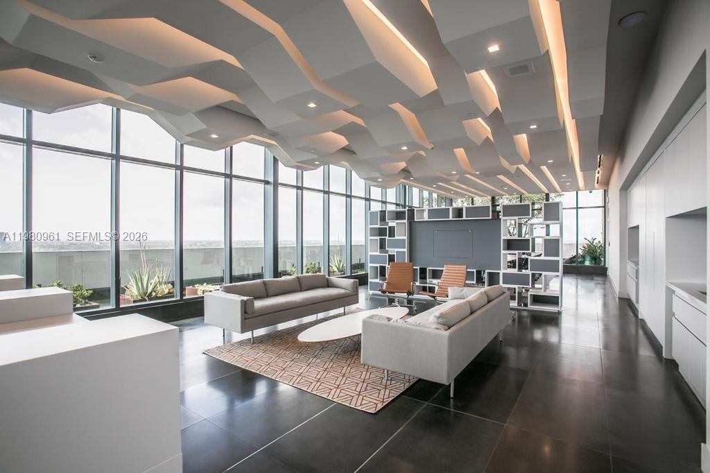 Подробнее 610 / кв.футов $ 2026-03-11 0 Фото